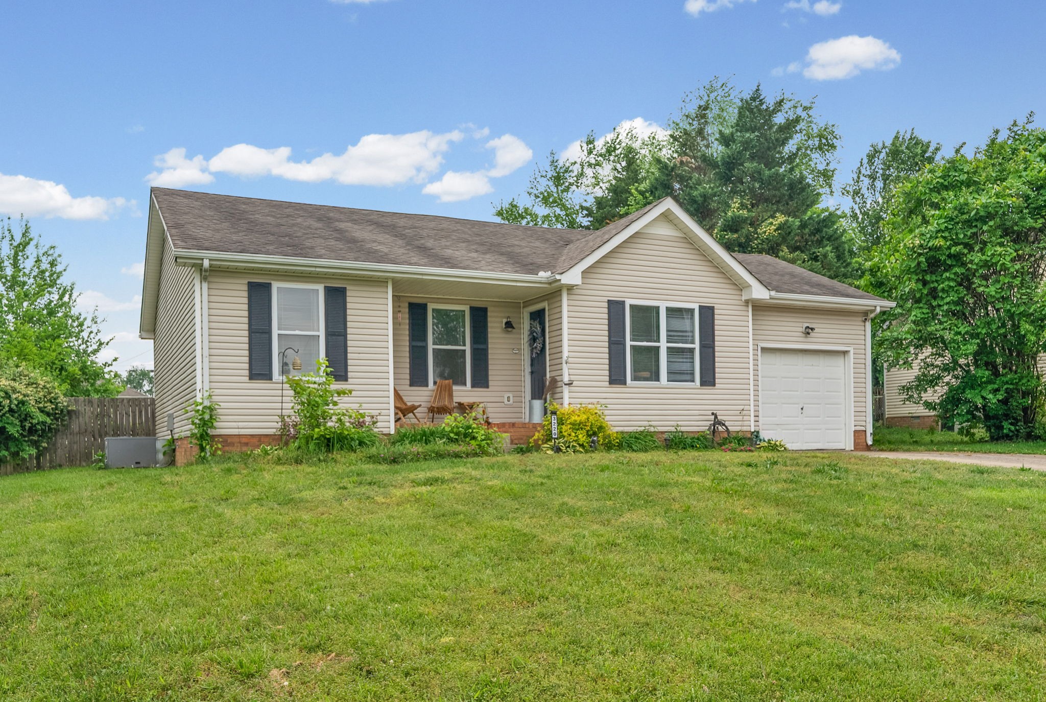 3220 N Senseney Cir
