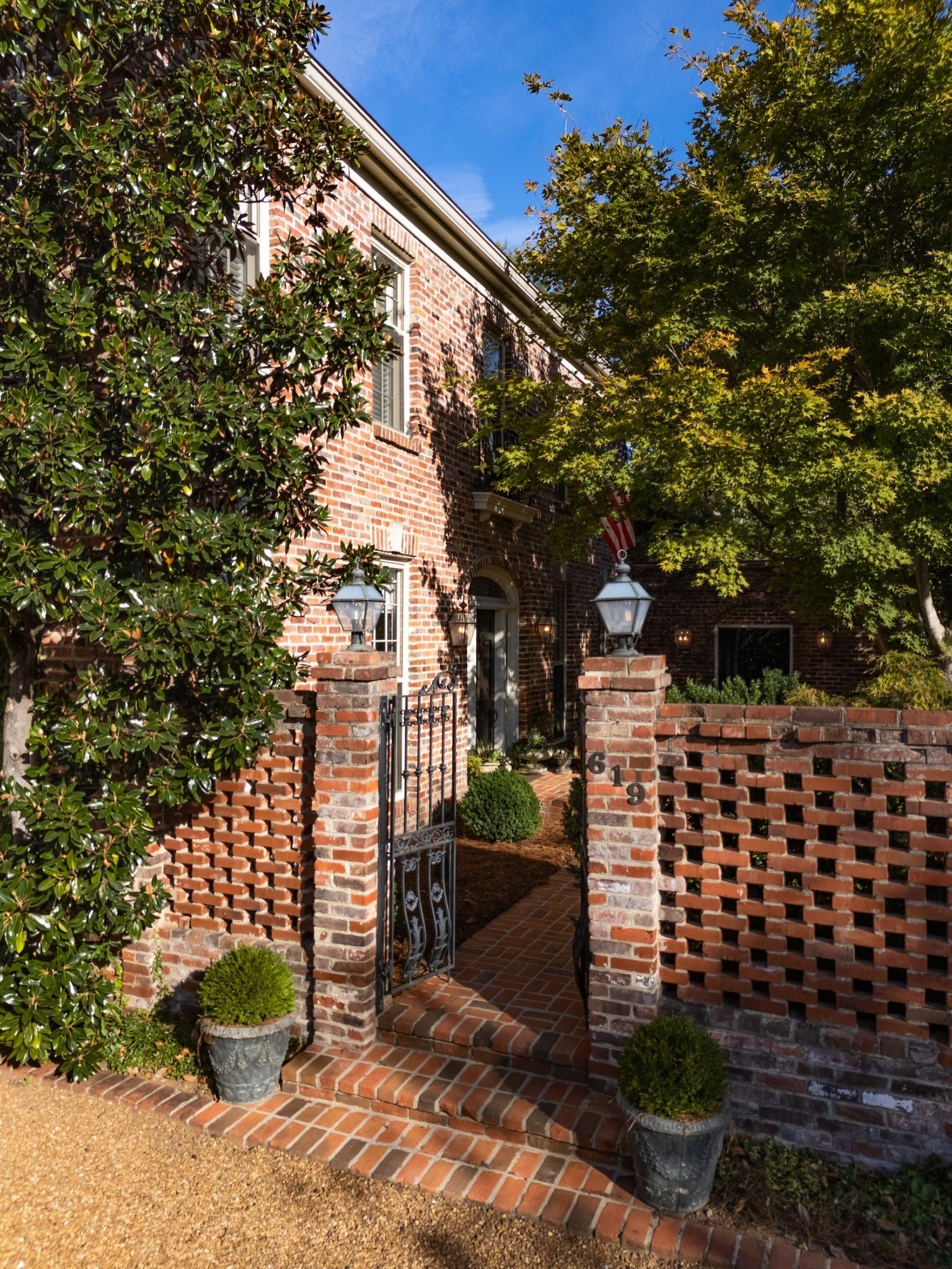 619 Woodleigh Dr