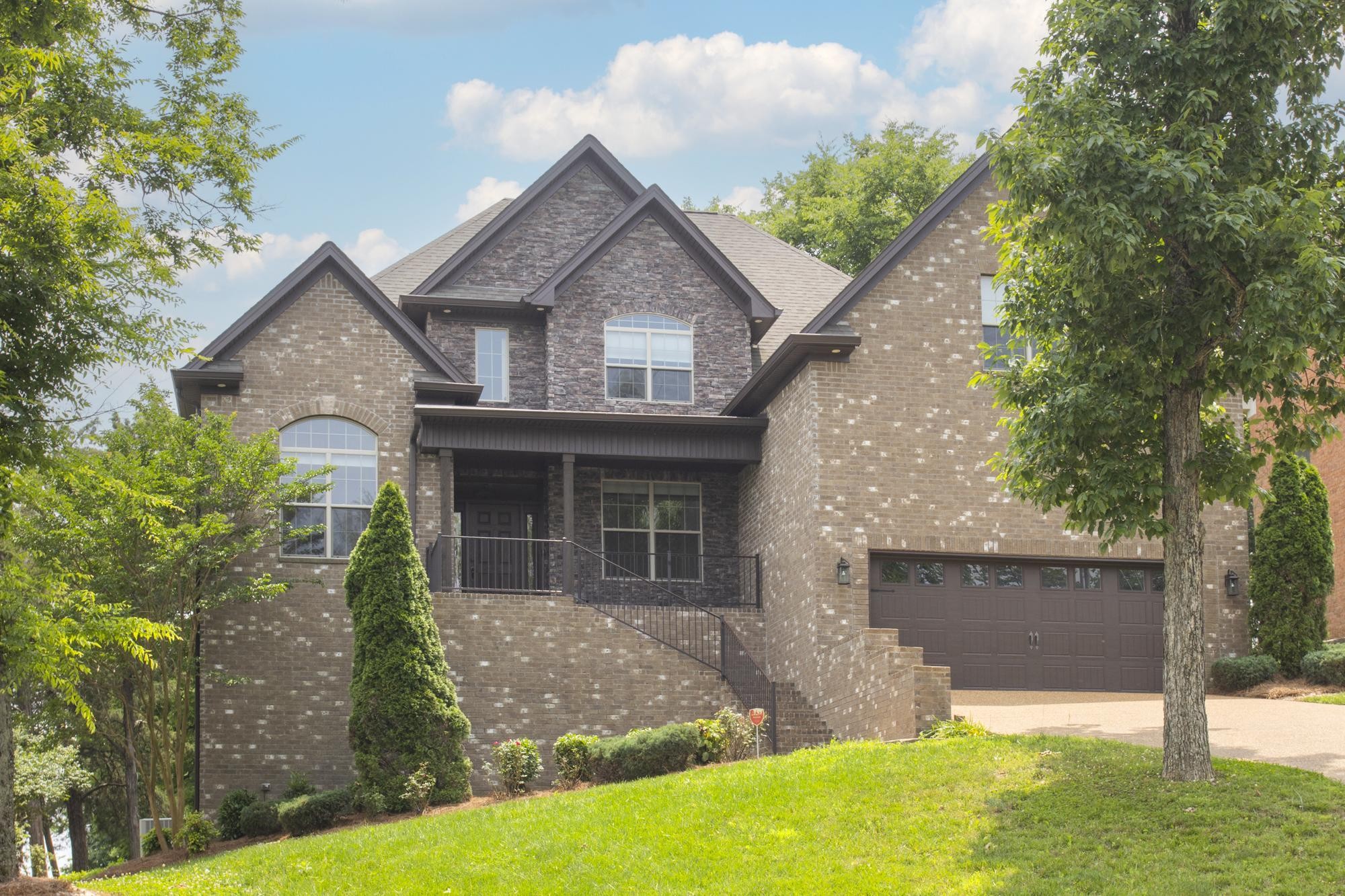 111 Country Hills Dr