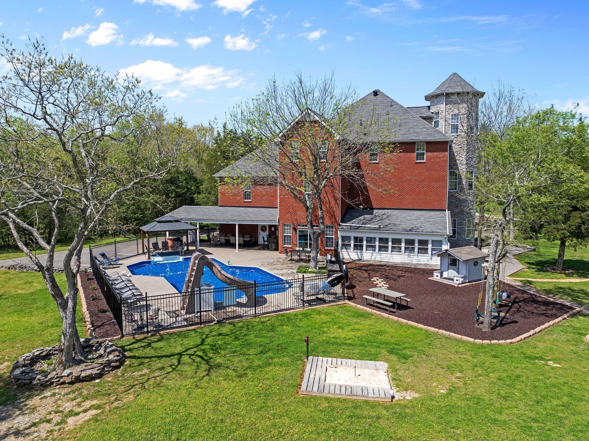 115 Rea Dr