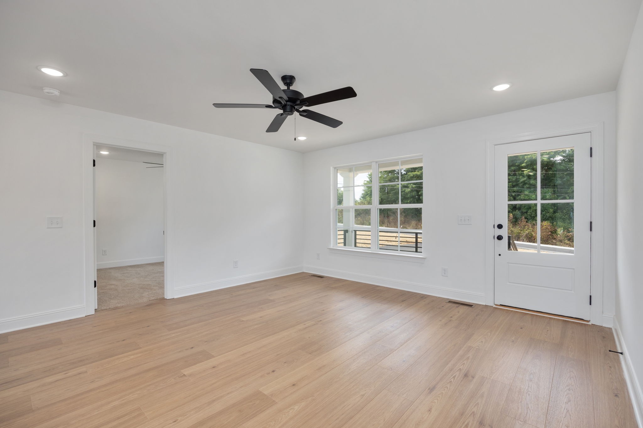 1085 Landing Ln
