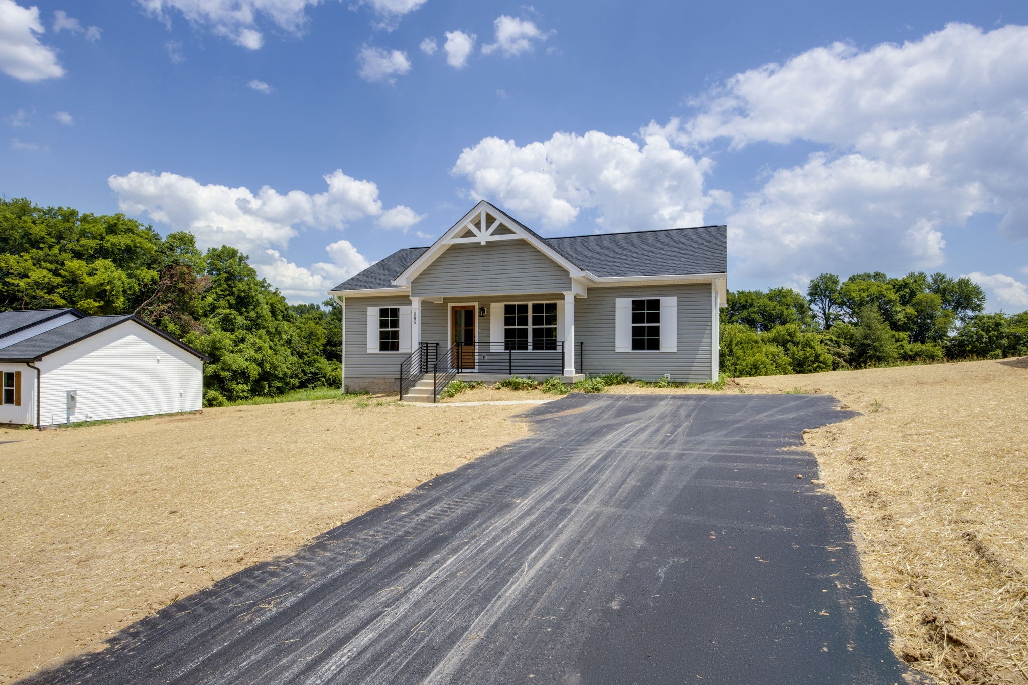 1085 Landing Ln