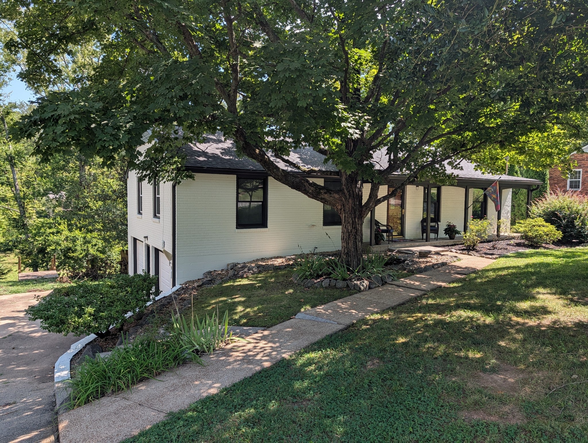 4-bed listing at 318 Binkley Dr, Nashville