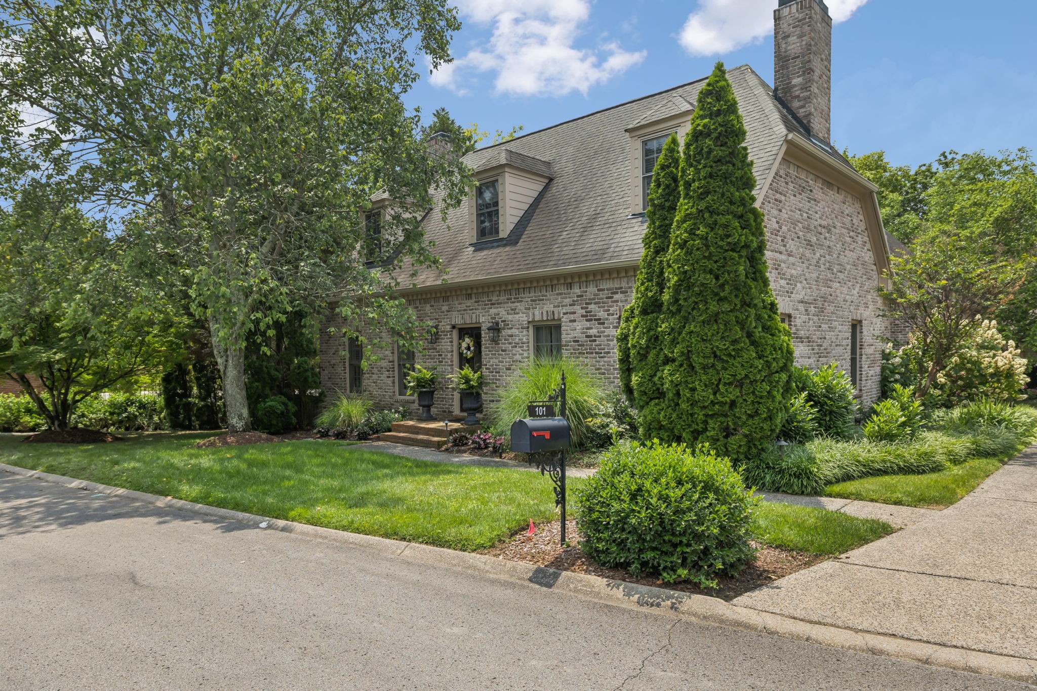 101 Wellington Park Ct