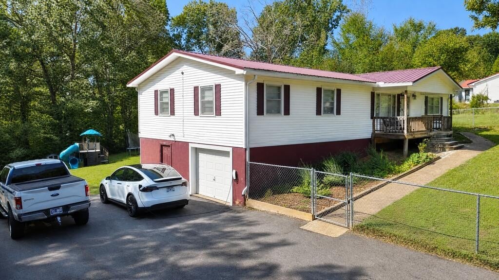 271 Oakdale Rd