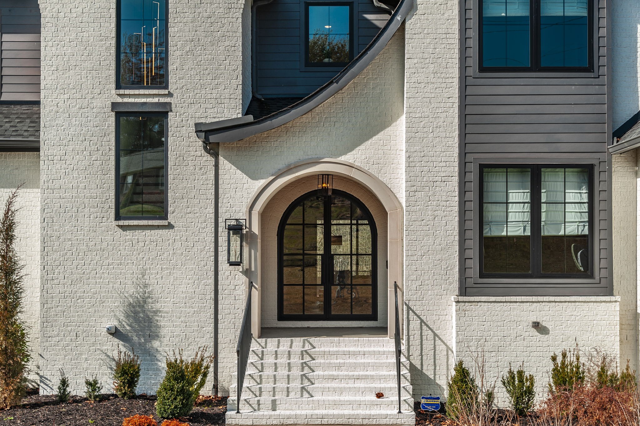 1305 Twin Springs Dr