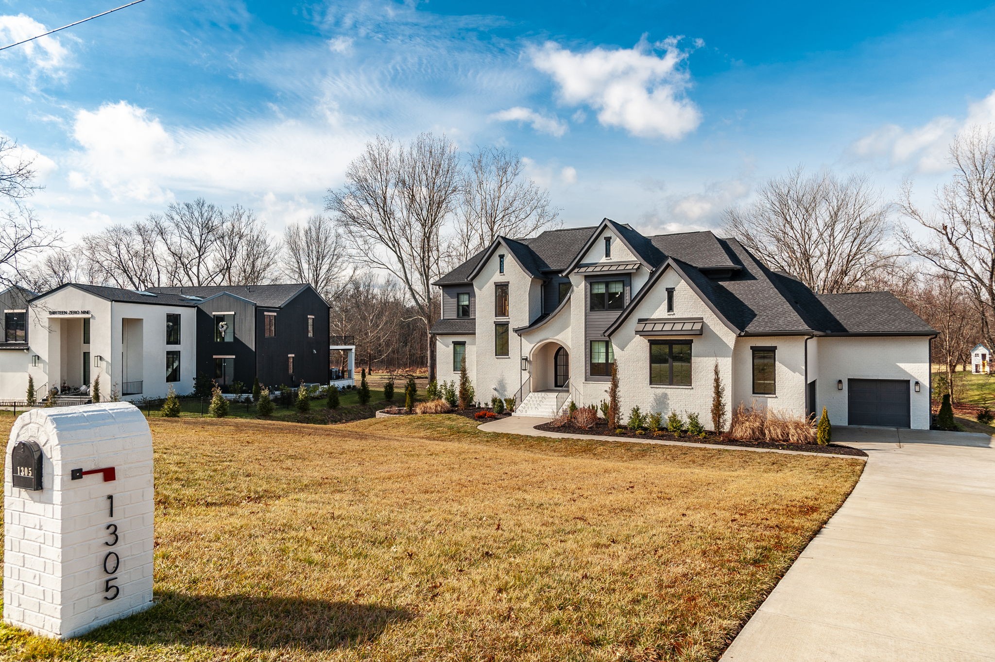 1305 Twin Springs Dr