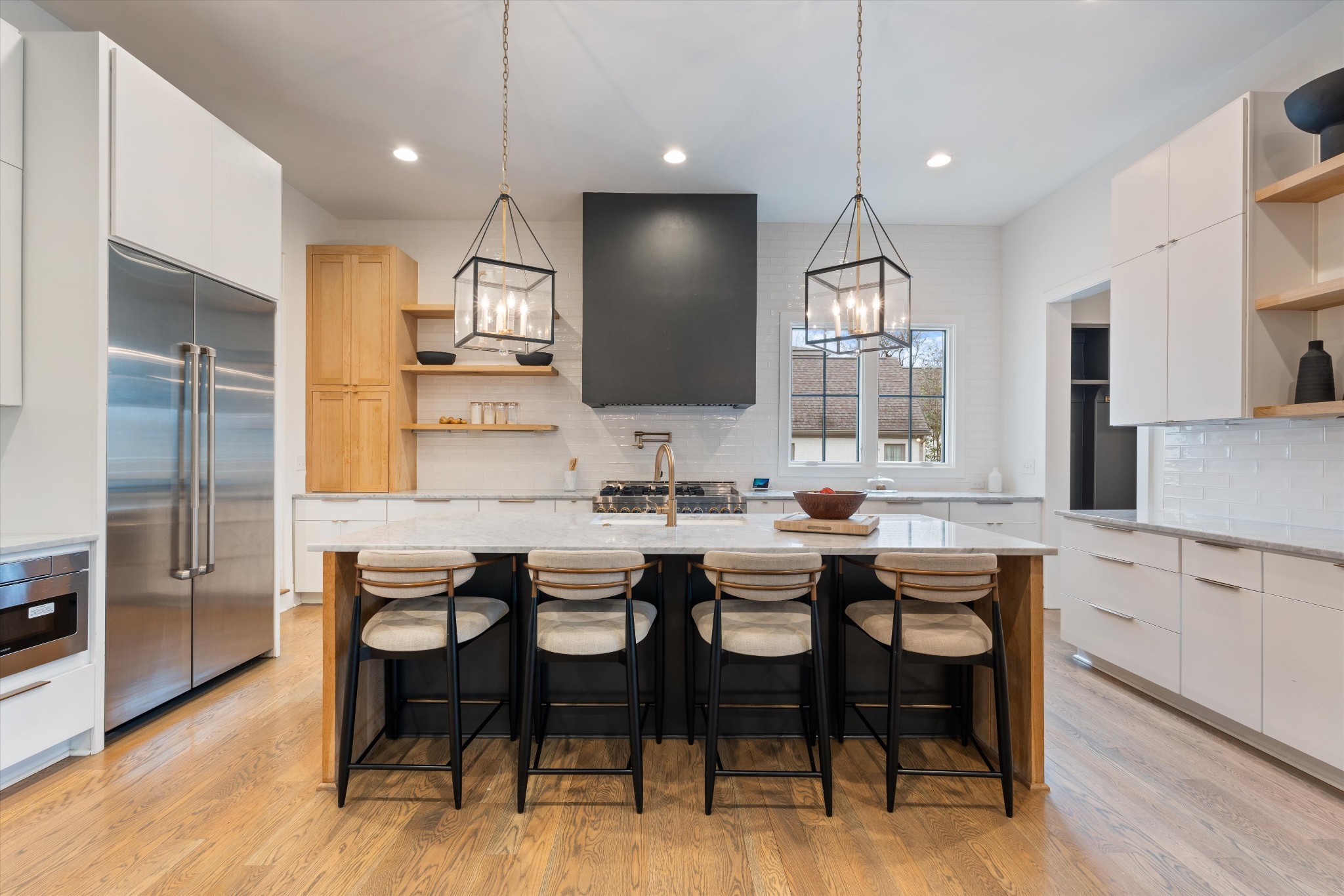 915 Glendale Ln