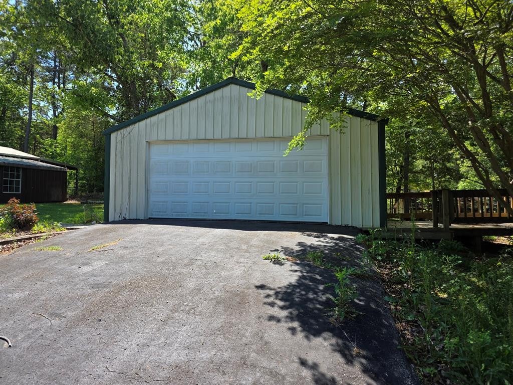 230 Jones Loop