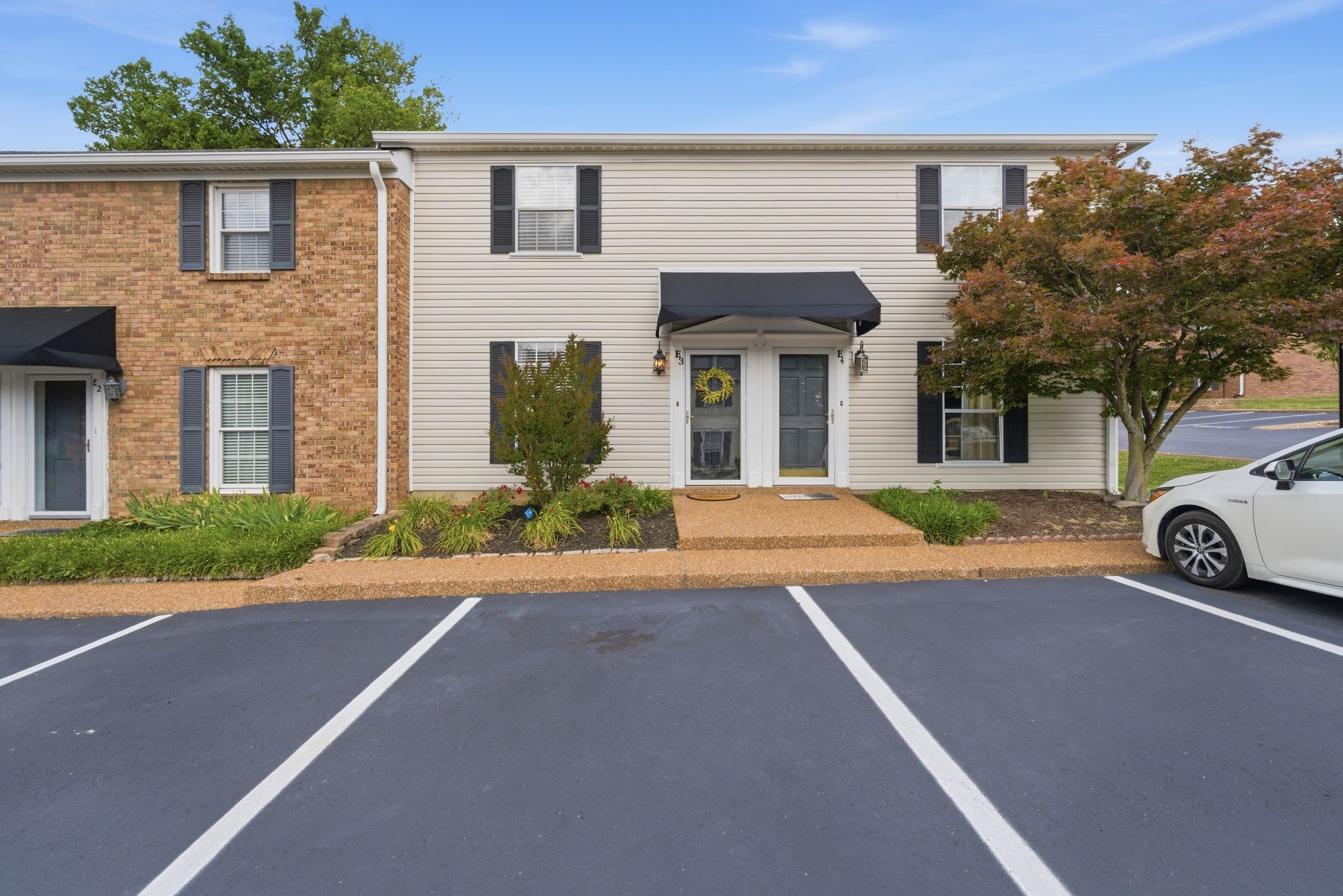 200 Royal Oaks Blvd E3
