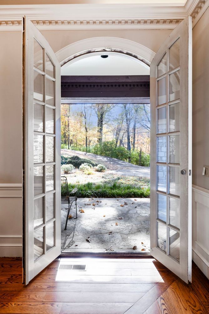 5887 Fredricksburg Dr