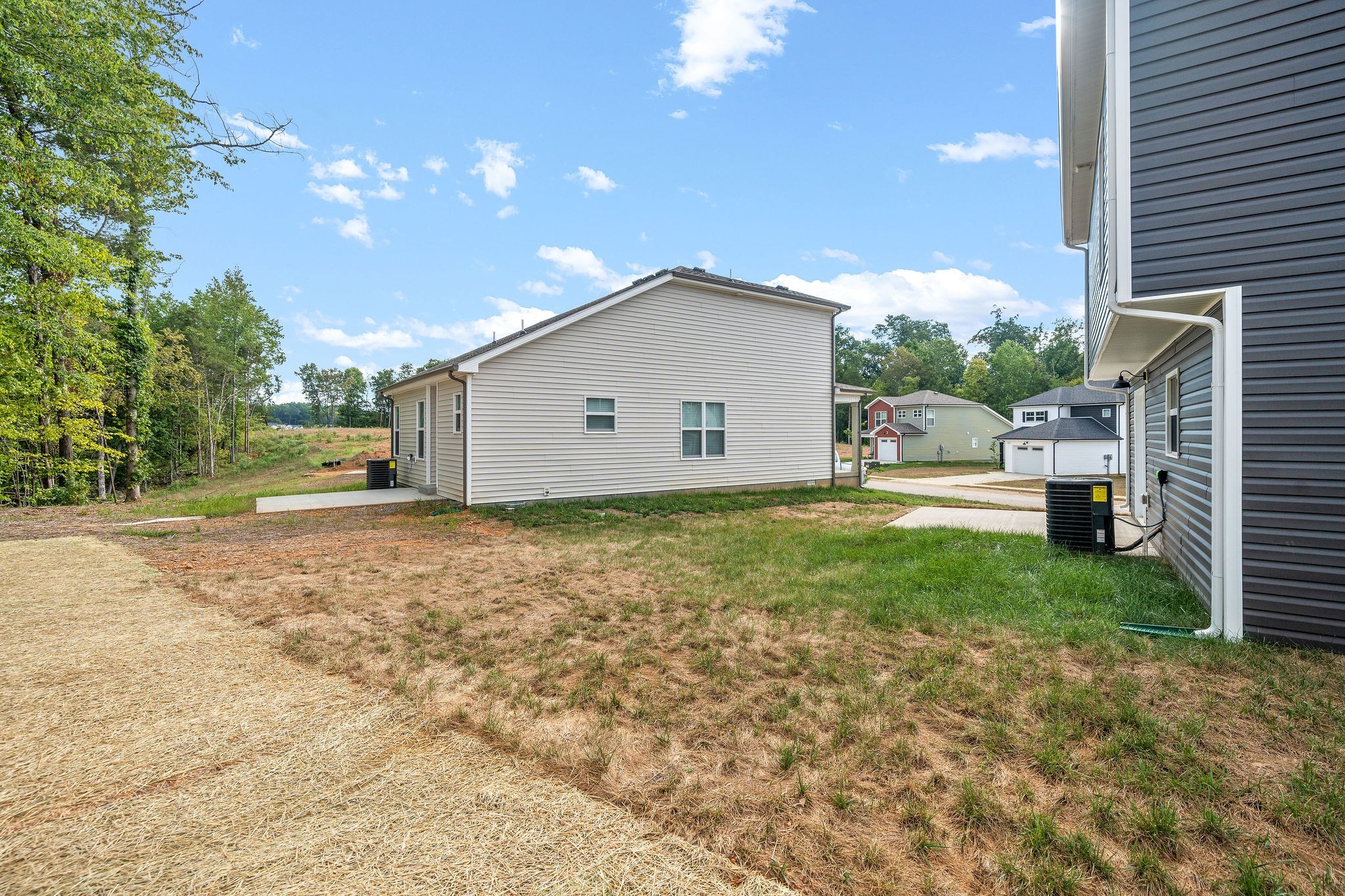 Clarksville, Tennessee 37040, United States, 3 Bedrooms Bedrooms, ,3 BathroomsBathrooms,Residential,Active,90727