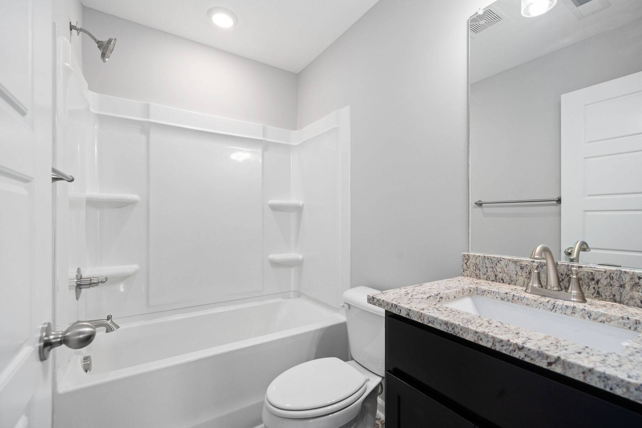 Clarksville, Tennessee 37040, United States, 3 Bedrooms Bedrooms, ,3 BathroomsBathrooms,Residential,Active,90727