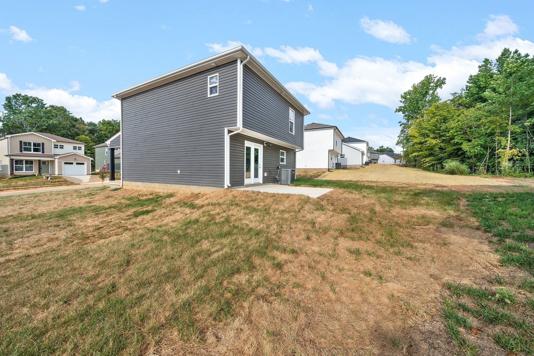 Clarksville, Tennessee 37040, United States, 3 Bedrooms Bedrooms, ,3 BathroomsBathrooms,Residential,Active,90727