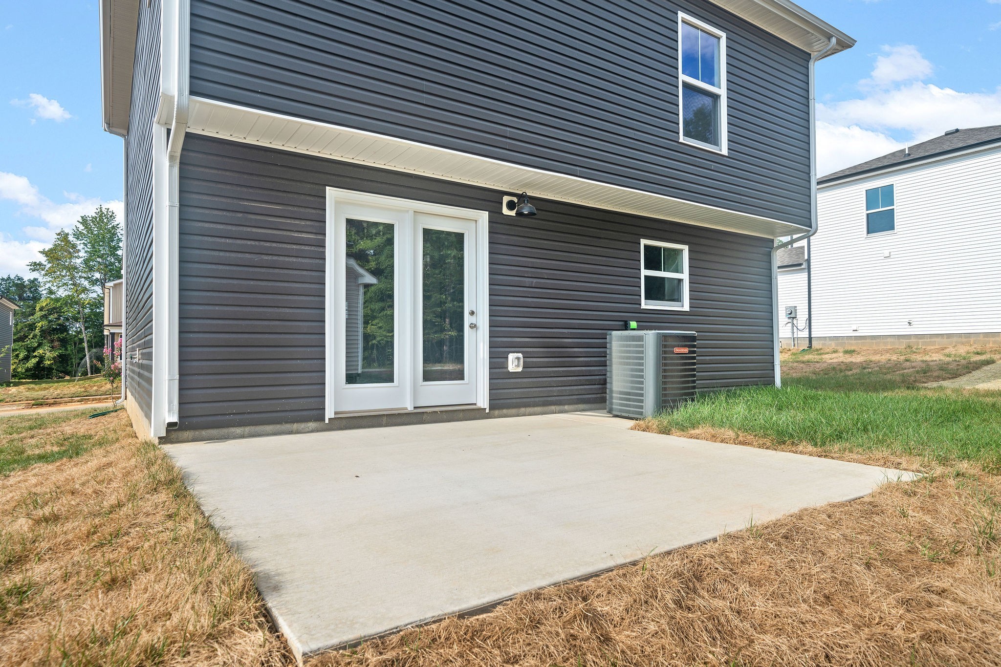 Clarksville, Tennessee 37040, United States, 3 Bedrooms Bedrooms, ,3 BathroomsBathrooms,Residential,Active,90727