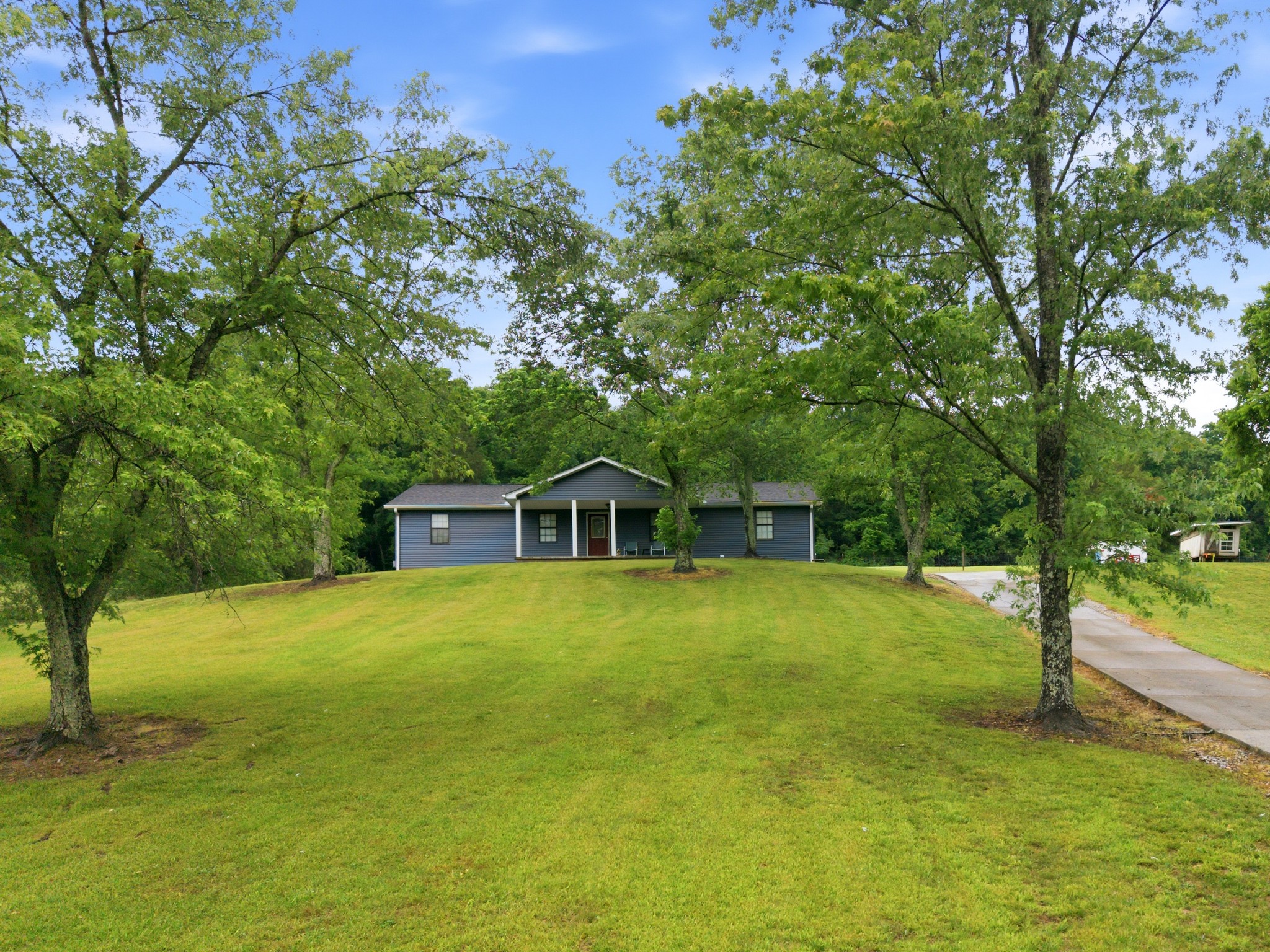 615 Rogues Fork Rd