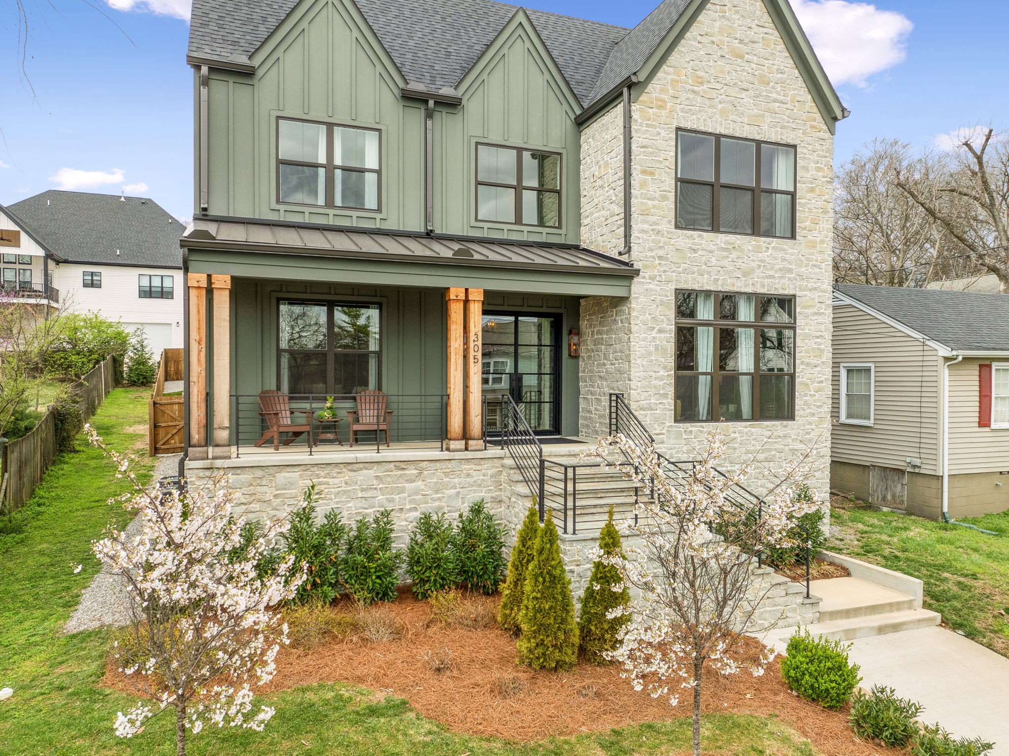 305 Chamberlin St