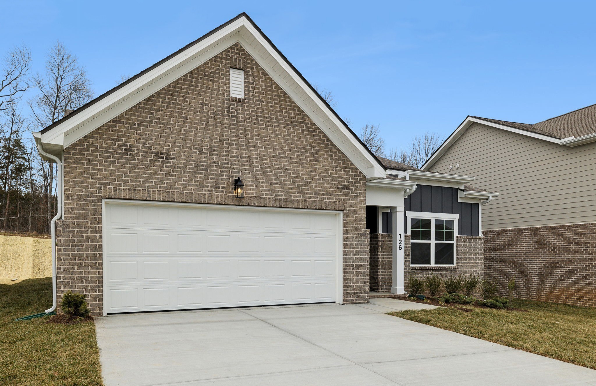 126 Cades Bluff