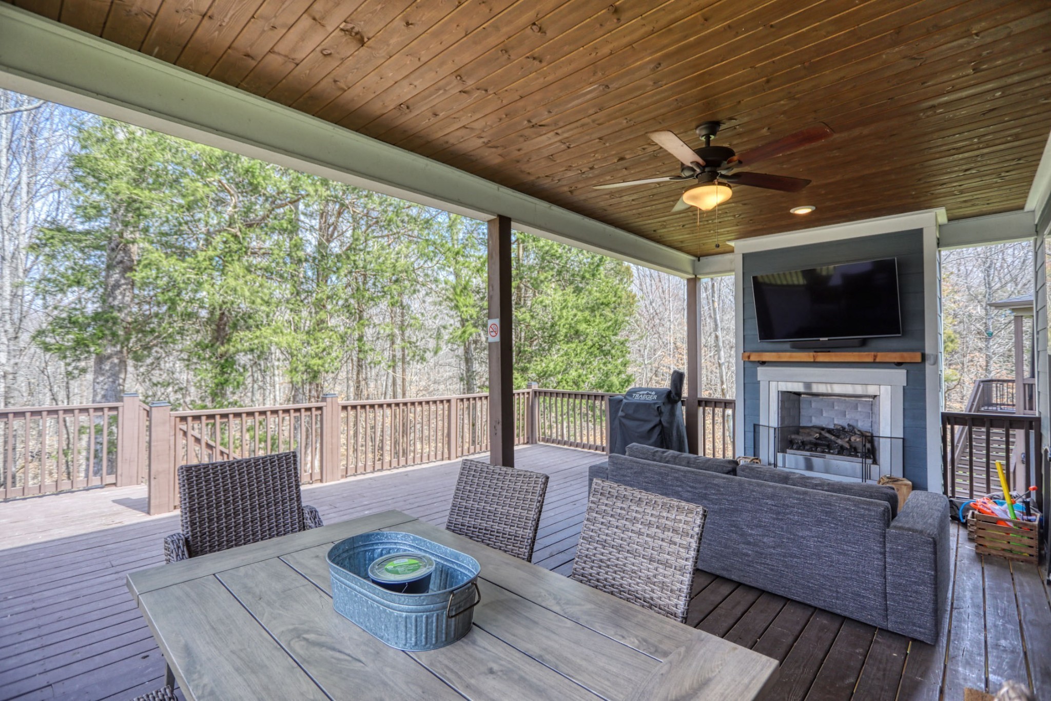 400 Evans Dr