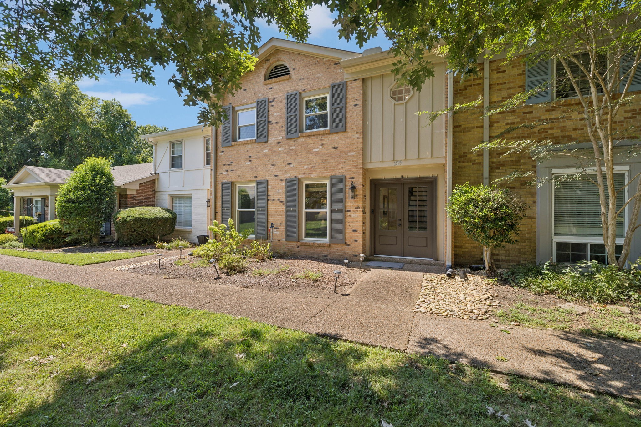 225 Plantation Ct