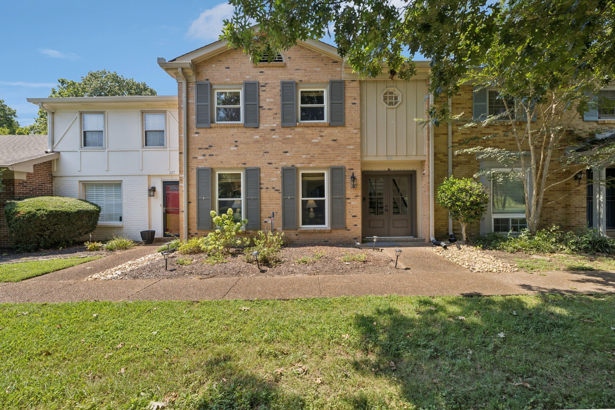 225 Plantation Ct