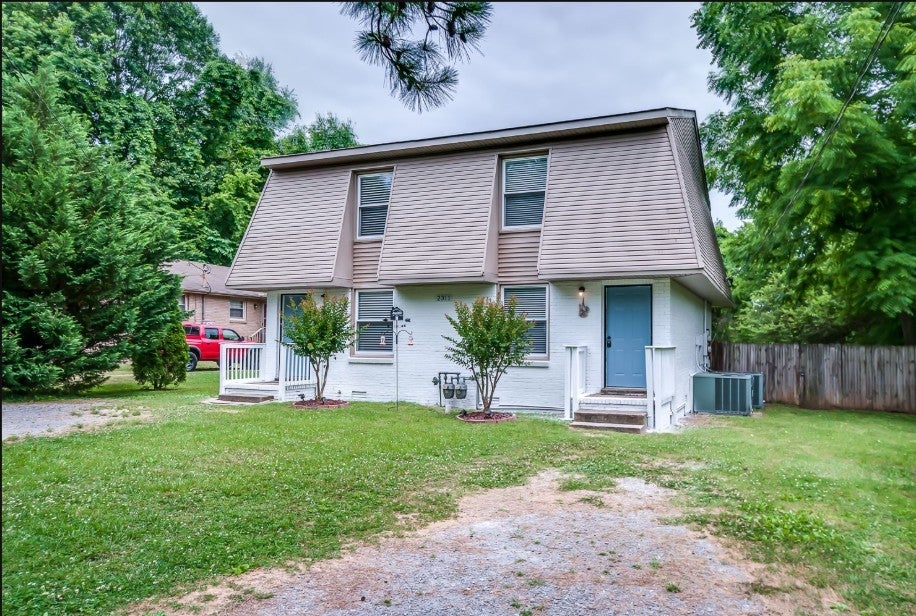 2-bed home for rent in Nashville, TN 37206, 2311 Eastland Ave A 2311 Eastland Ave A, Nashville TN 37206 2-bed home, photo 1 of 16