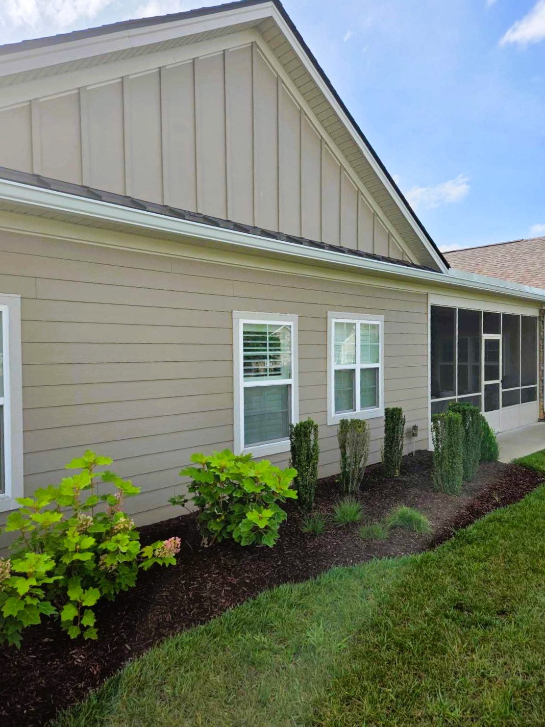 2423 Stonecenter Ln