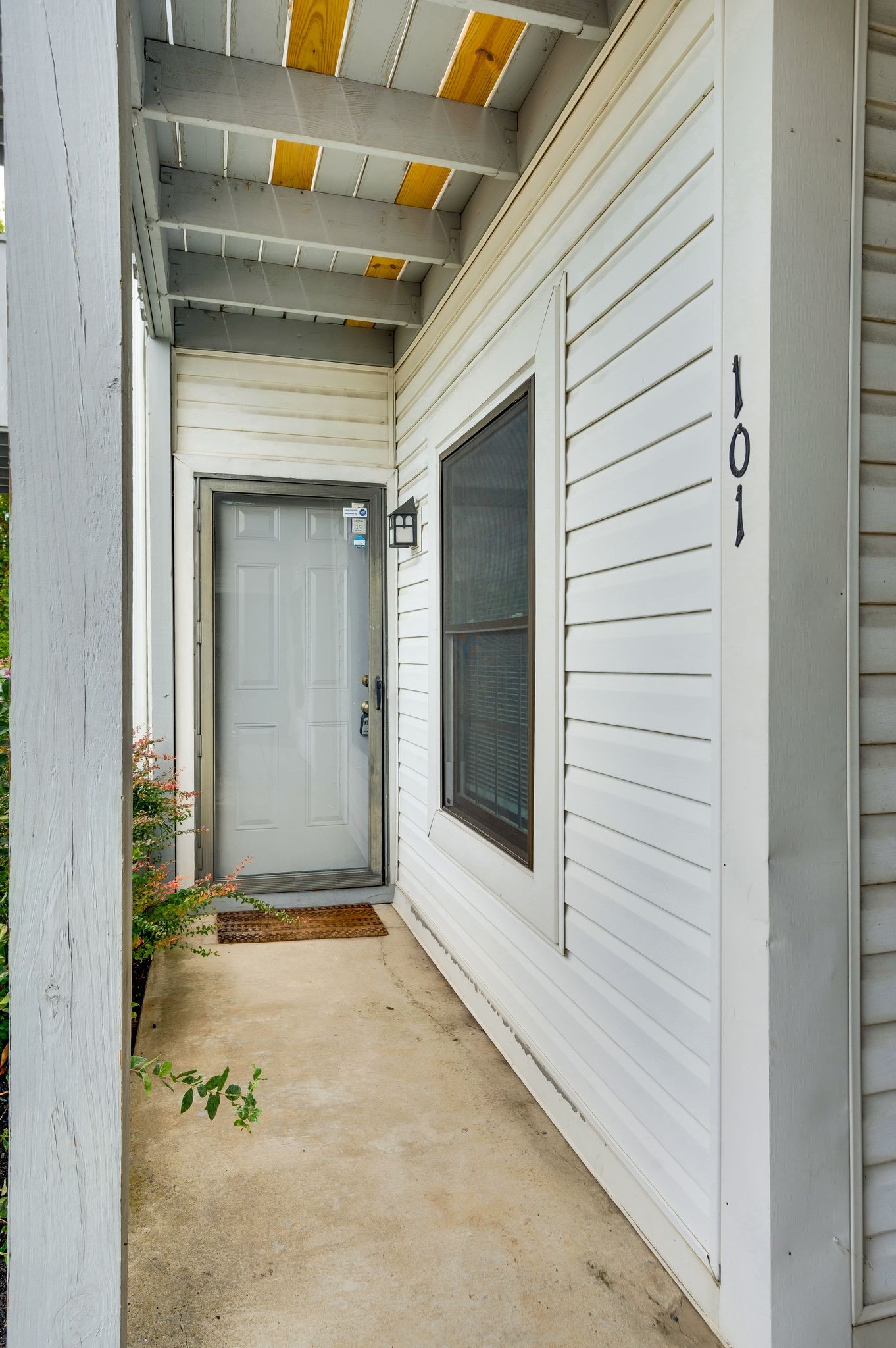 Nashville, Tennessee 37211, United States, 2 Bedrooms Bedrooms, ,2 BathroomsBathrooms,Residential,Active,40318