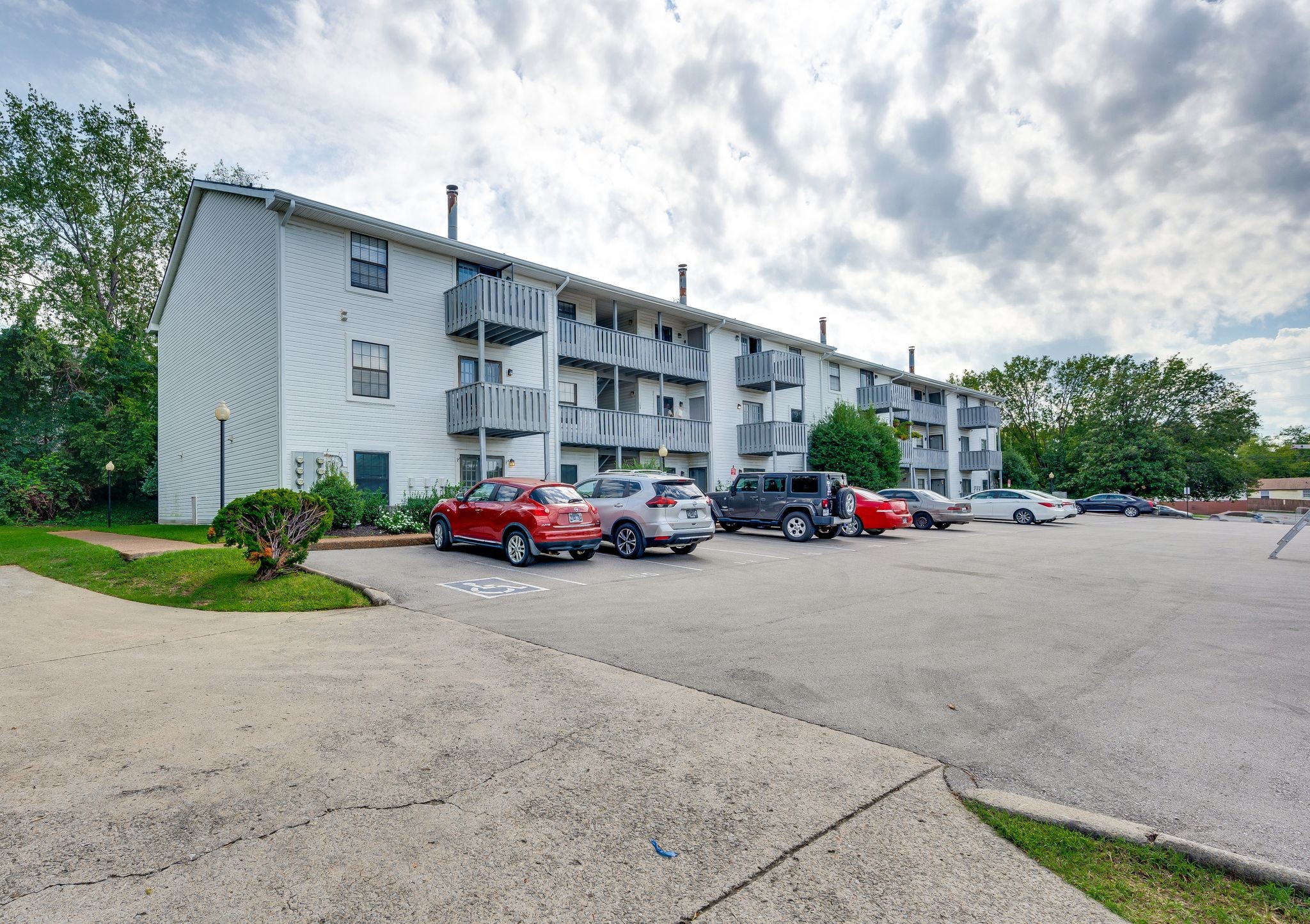 Nashville, Tennessee 37211, United States, 2 Bedrooms Bedrooms, ,2 BathroomsBathrooms,Residential,Active,40318