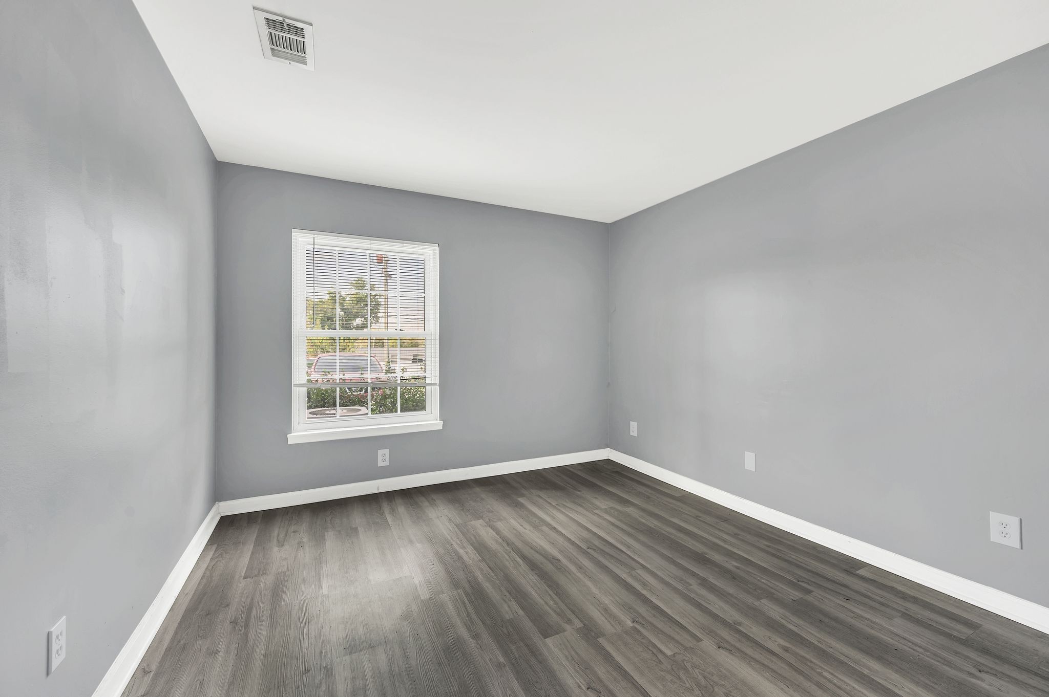 Nashville, Tennessee 37211, United States, 2 Bedrooms Bedrooms, ,2 BathroomsBathrooms,Residential,Active,40318