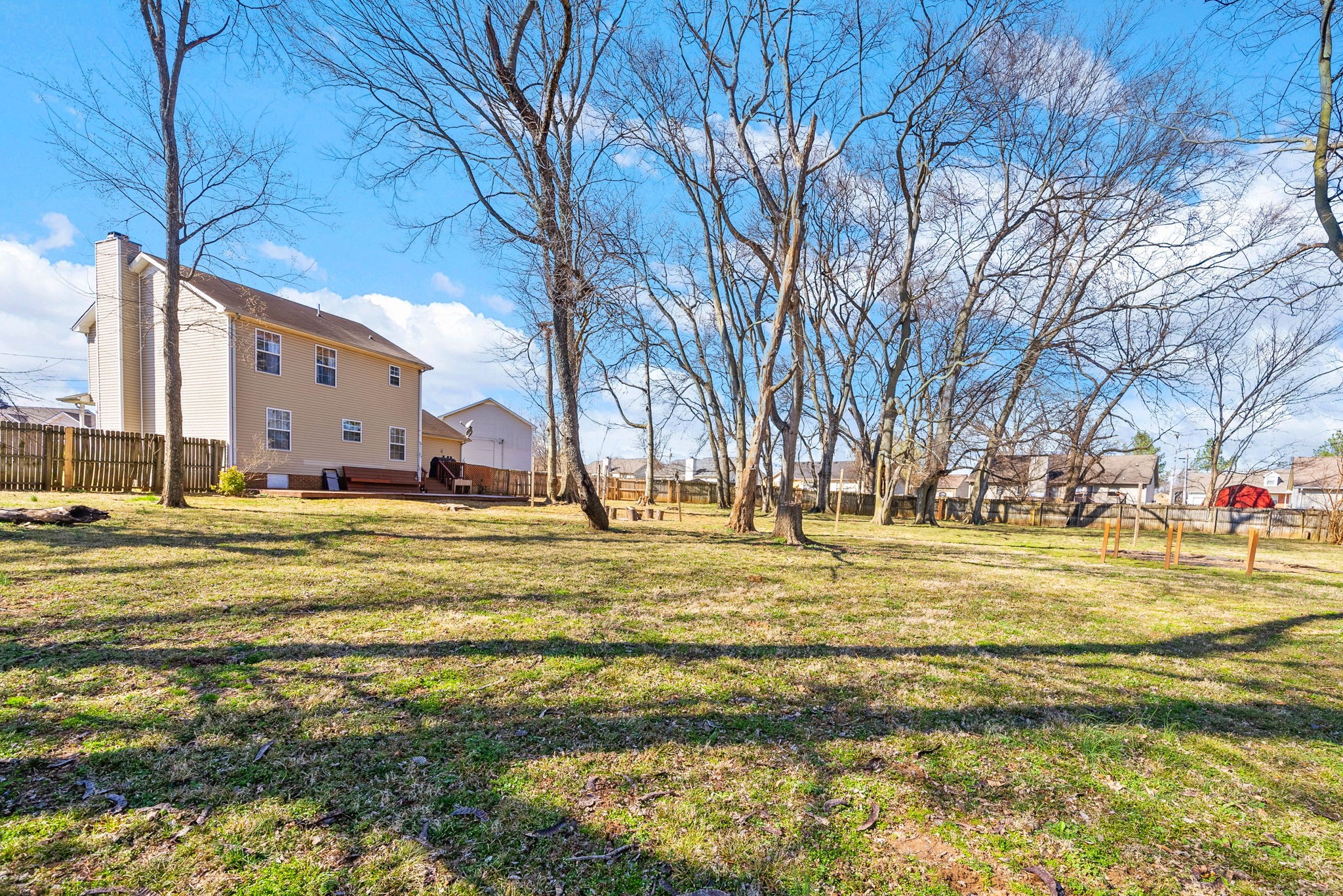 Clarksville, Tennessee 37042, United States, 3 Bedrooms Bedrooms, ,3 BathroomsBathrooms,Residential,Active,88751