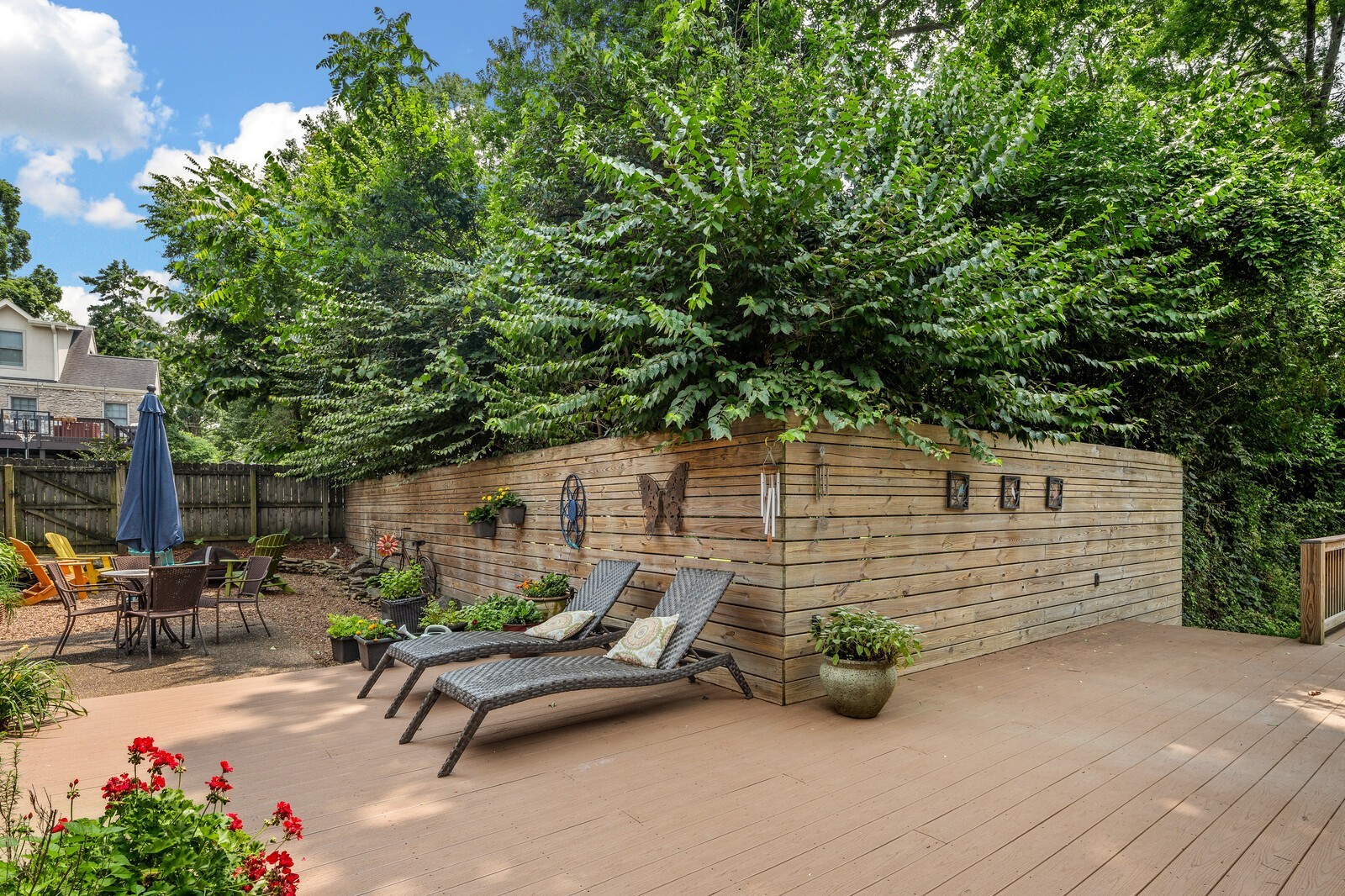 4189 Belmont Park Ter