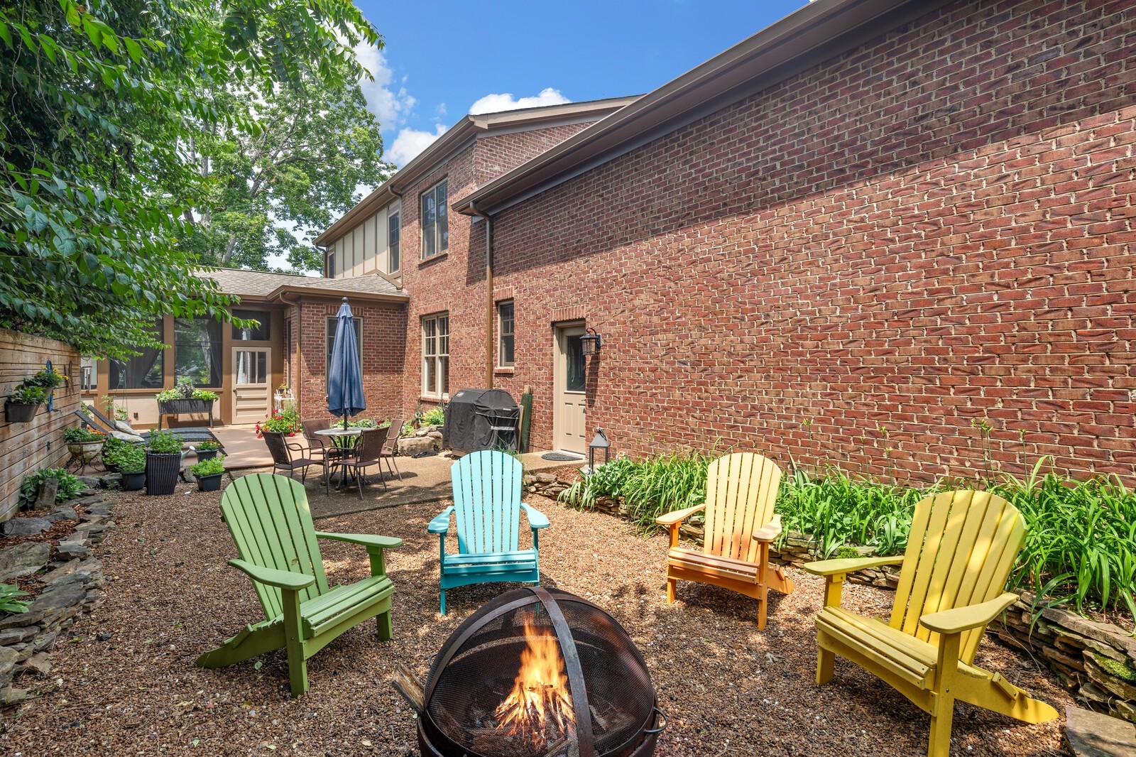 4189 Belmont Park Ter