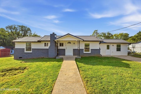 Photo of 1920 Jourolman Ave, Knoxville, TN 37921 (MLS # 3609877)