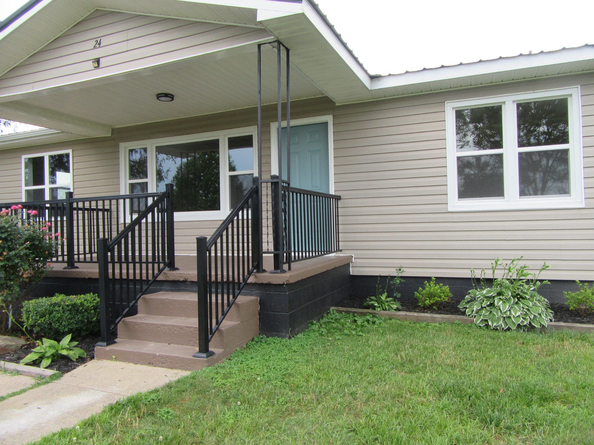 Photo 2 of 20 of 24 Pleasant Ridge Ct house