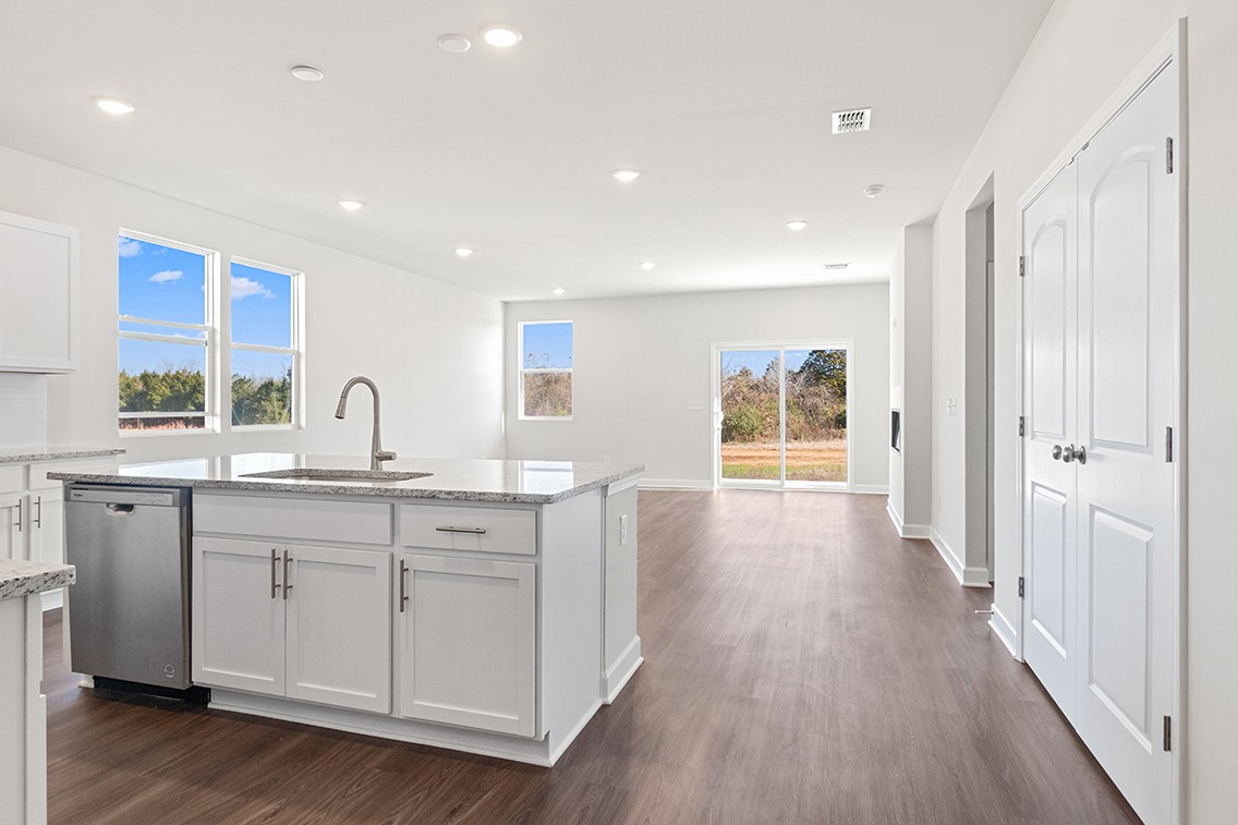 405 Gladstone Way