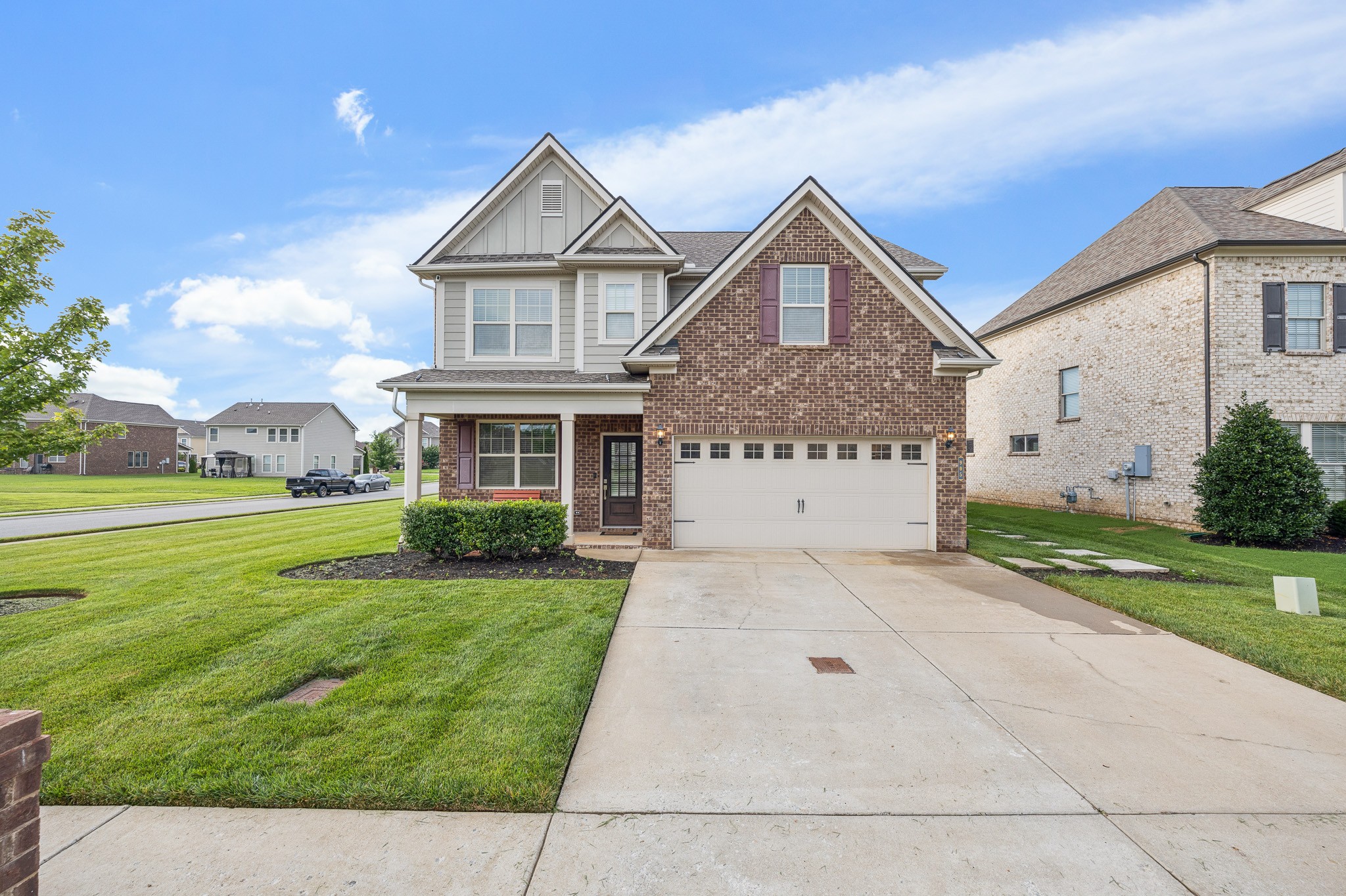 905 Sapphire Dr