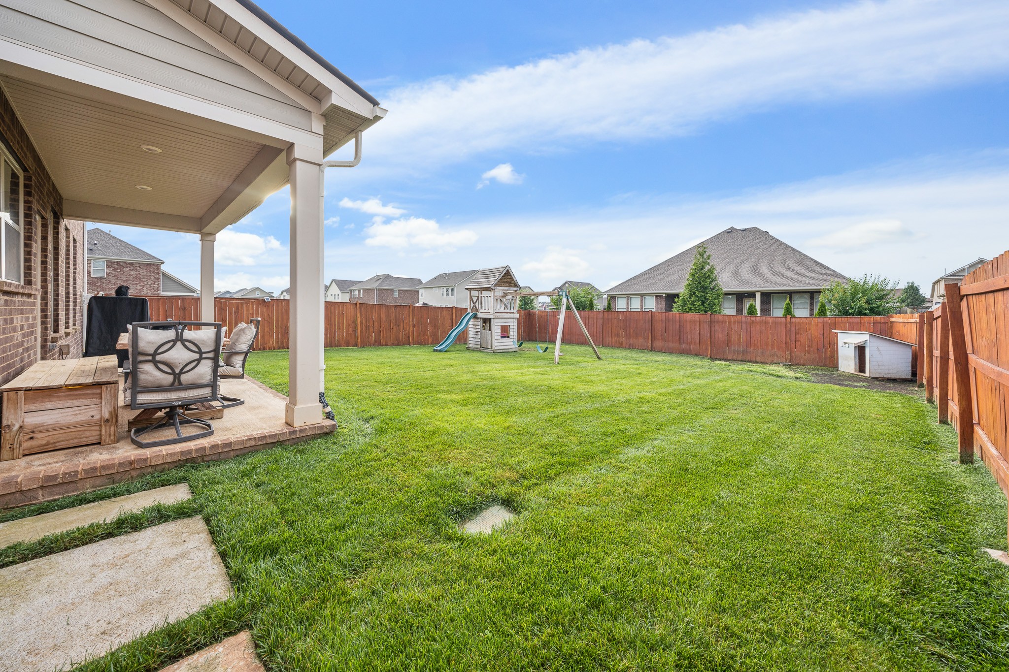 905 Sapphire Dr