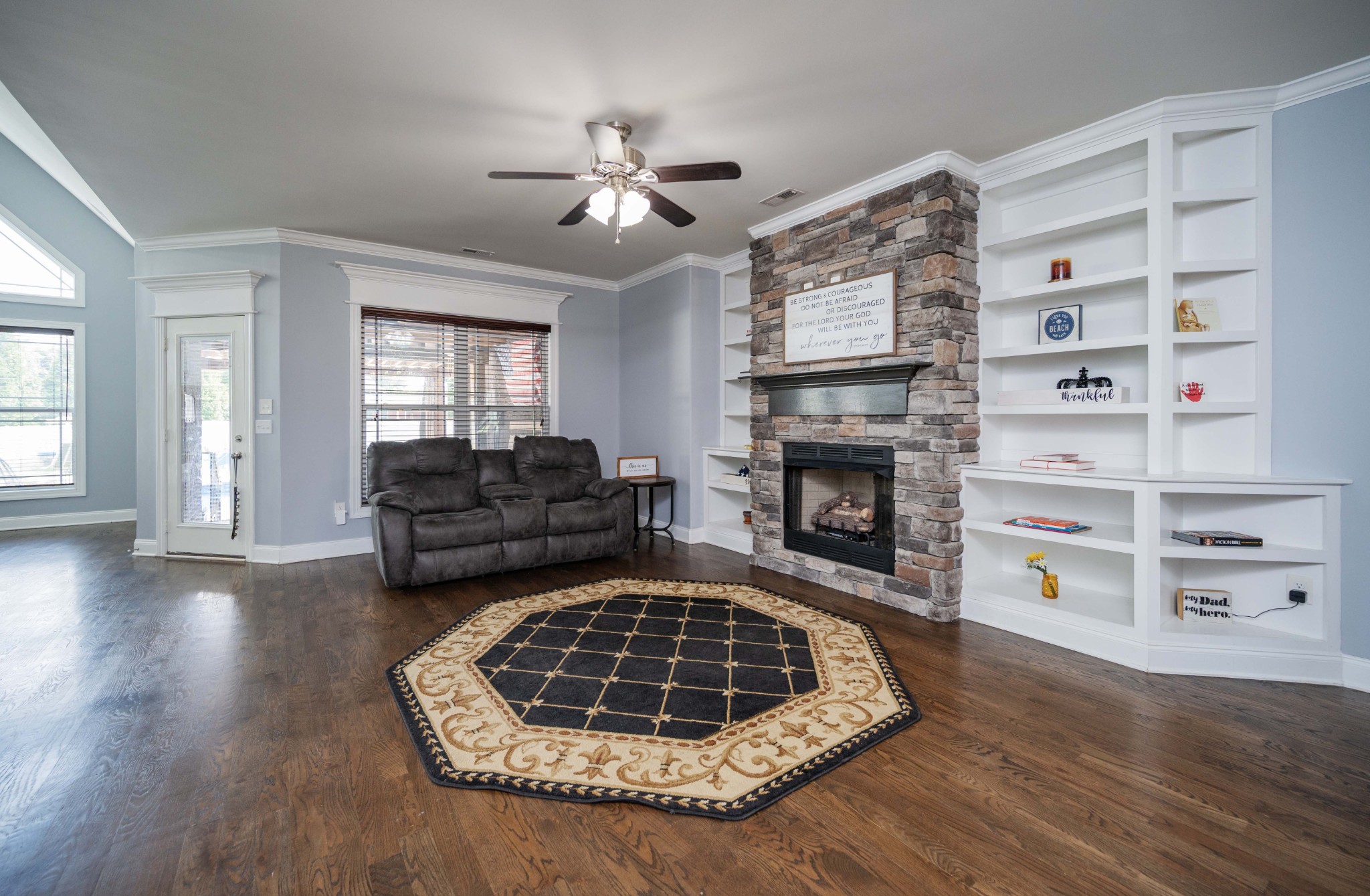 2331 Lionheart Dr