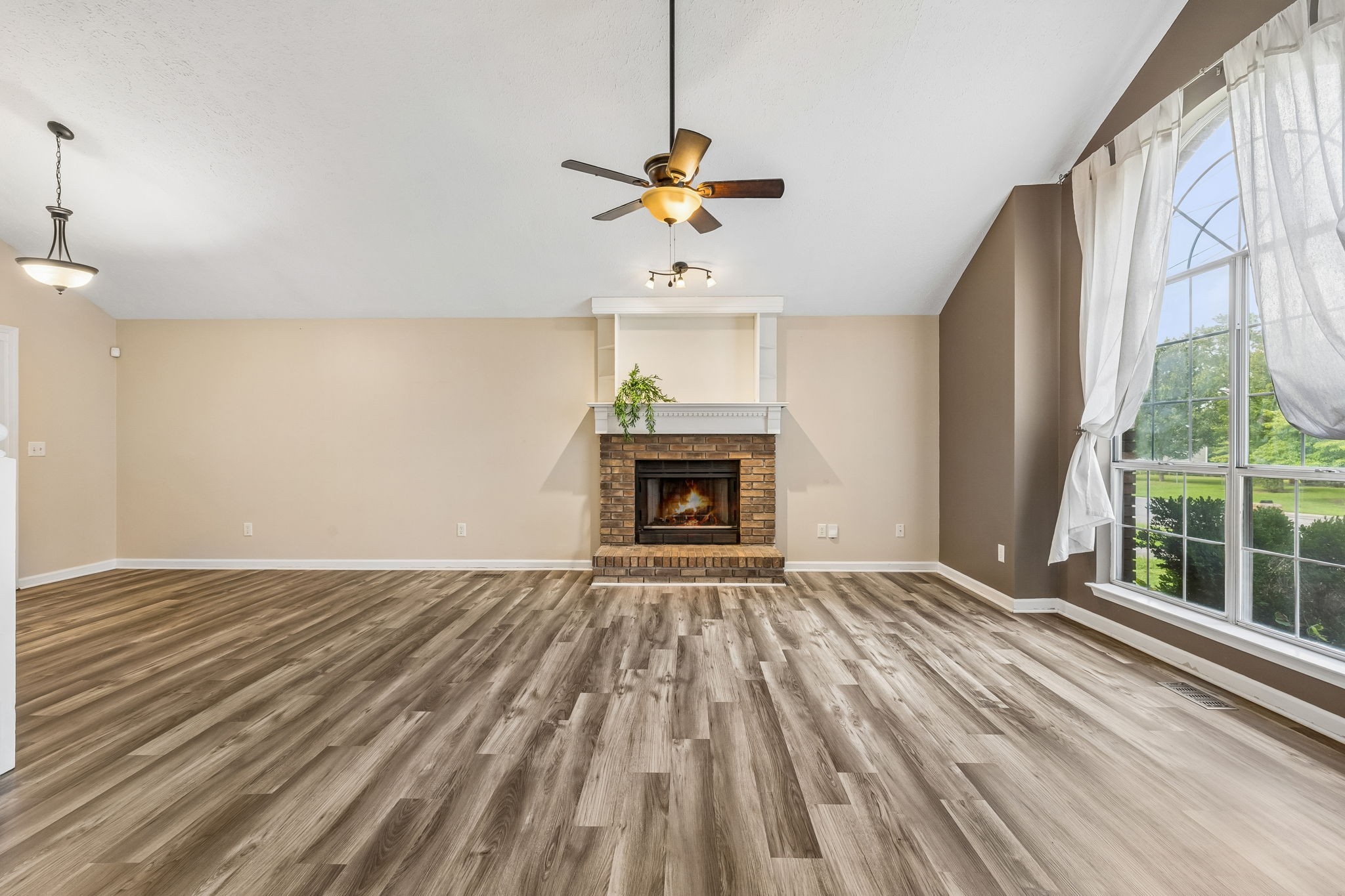 4304 Brackenwood Dr