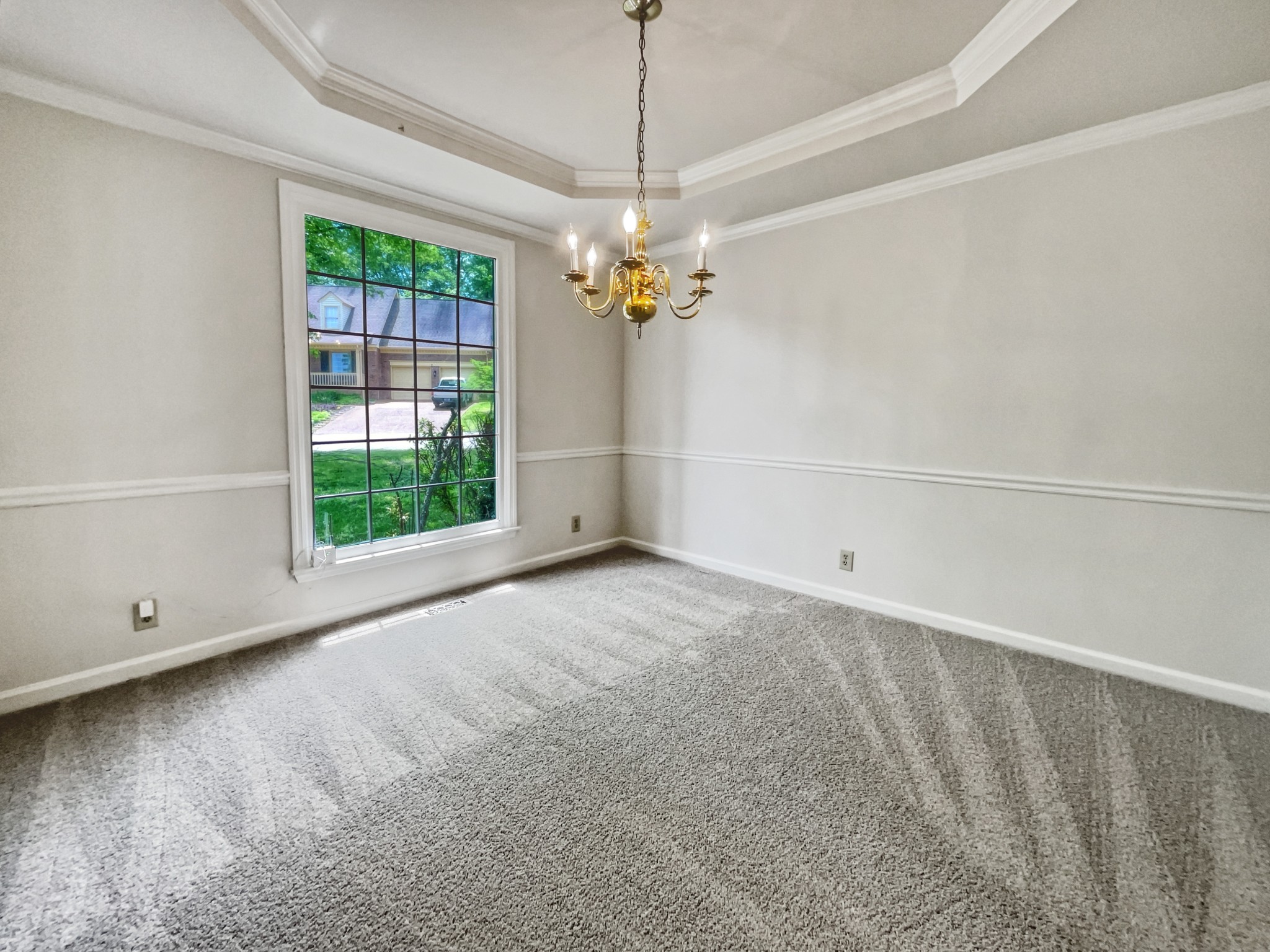 601 S Riverbend Ct