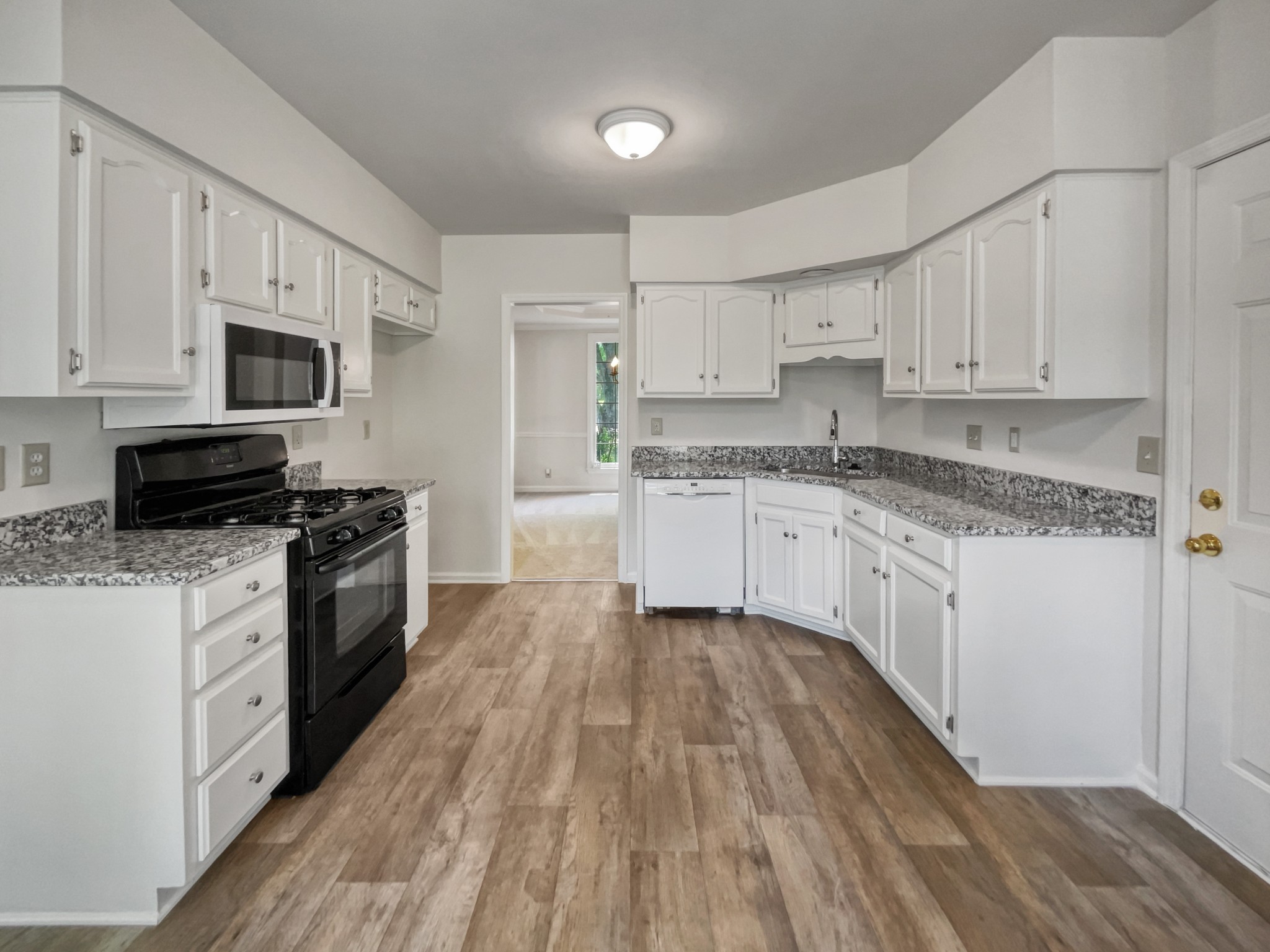 601 S Riverbend Ct