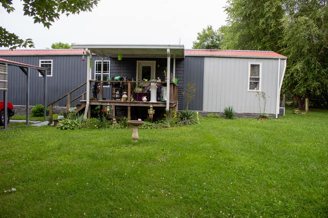 137 James Robert Ln