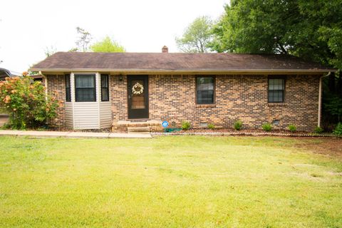 305 Lincoln St Ethridge TN 38456