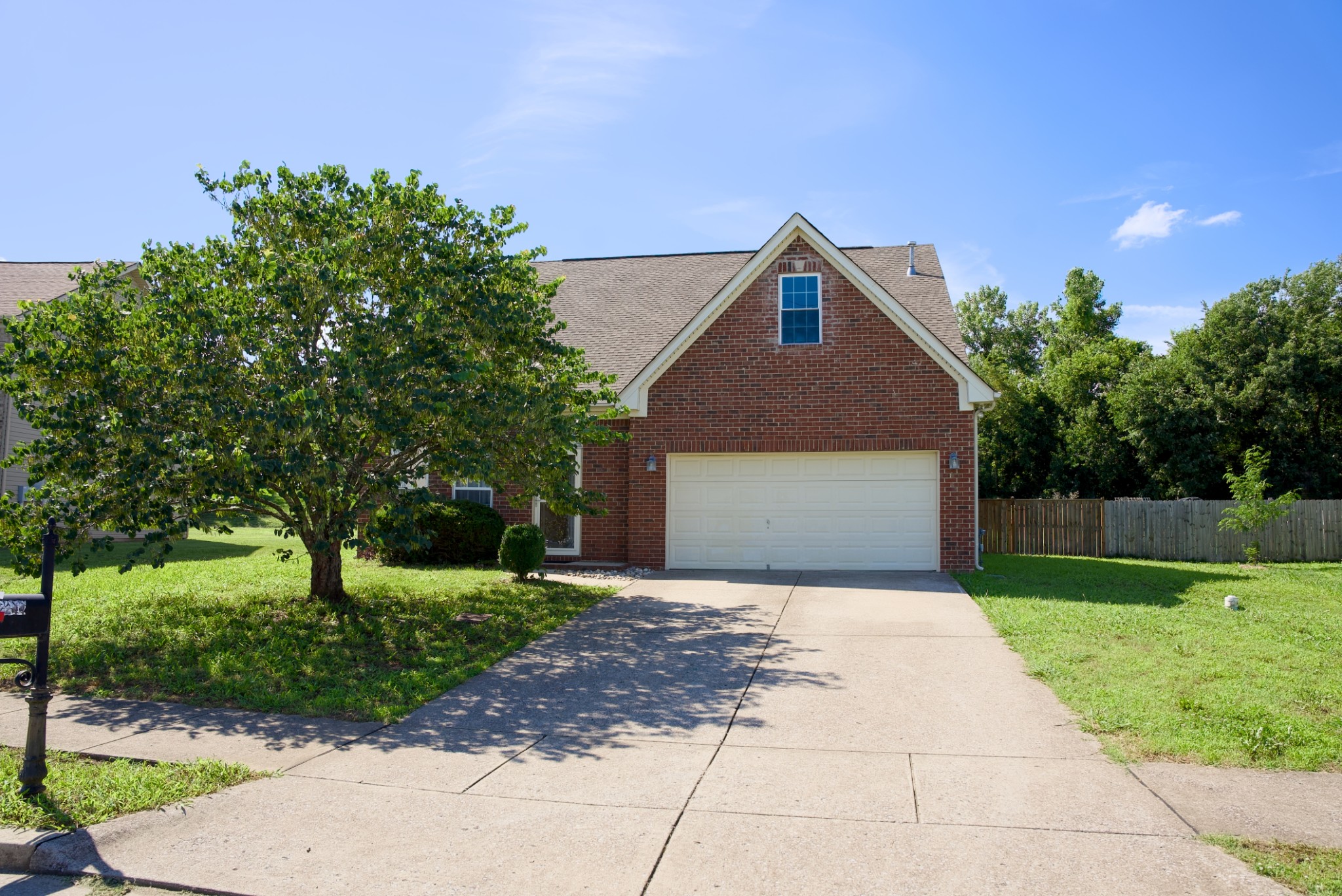 Photo 1 of 38 — 2244 Gilmore Crossing Ln, Nashville, TN 37218