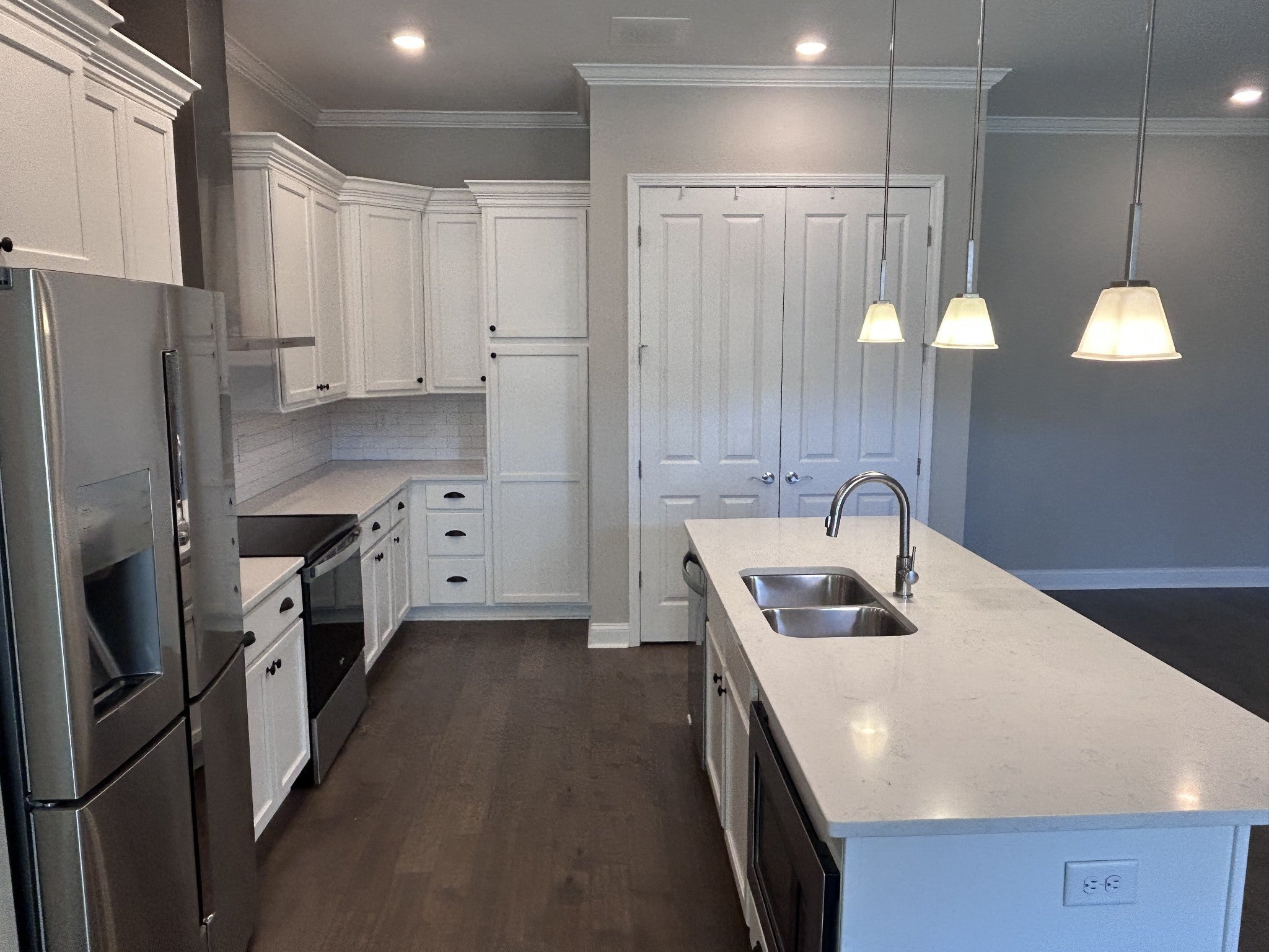 2089 Branford Pl 101