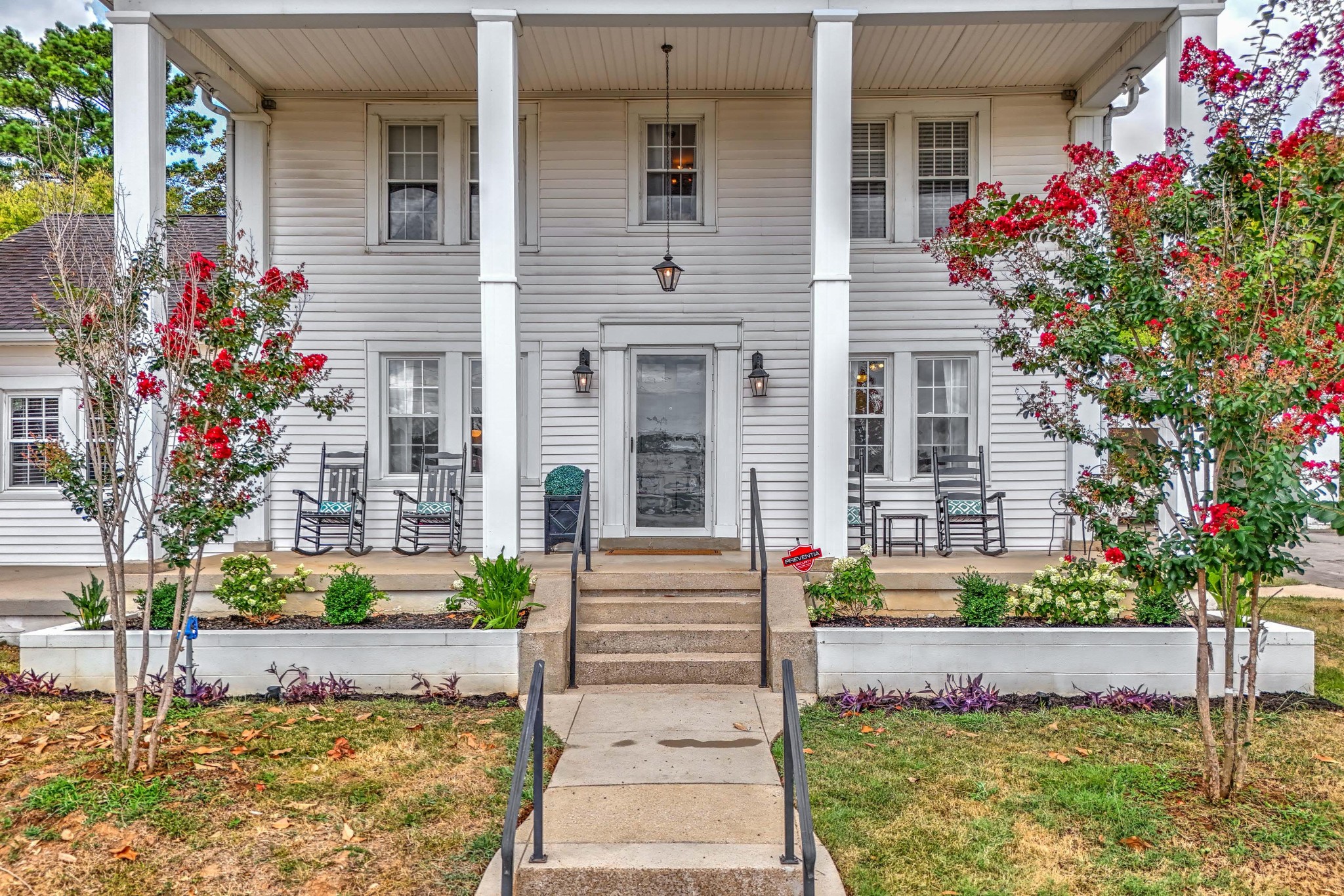2124 Circle Dr