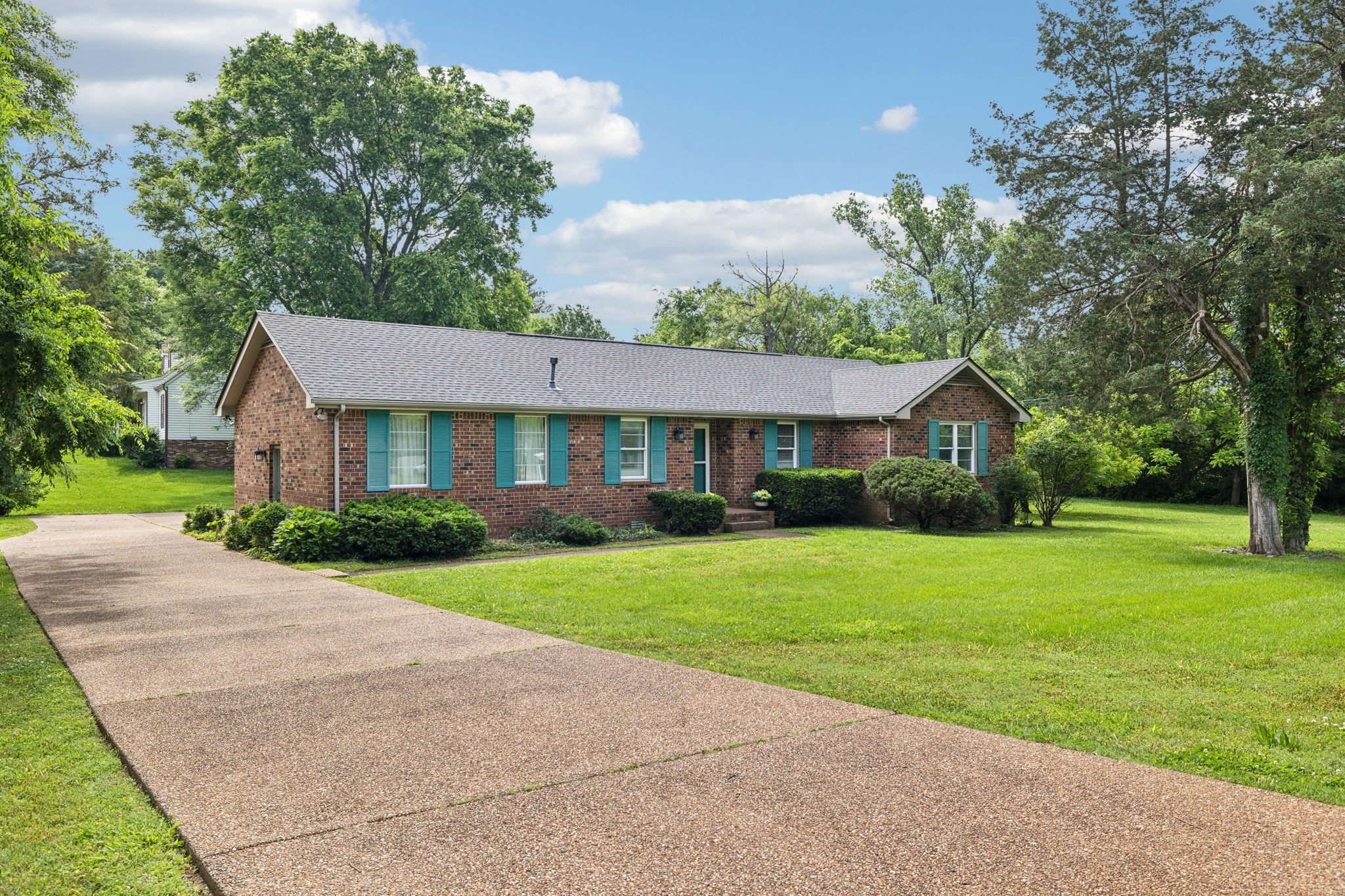 828 Stonebrook Blvd