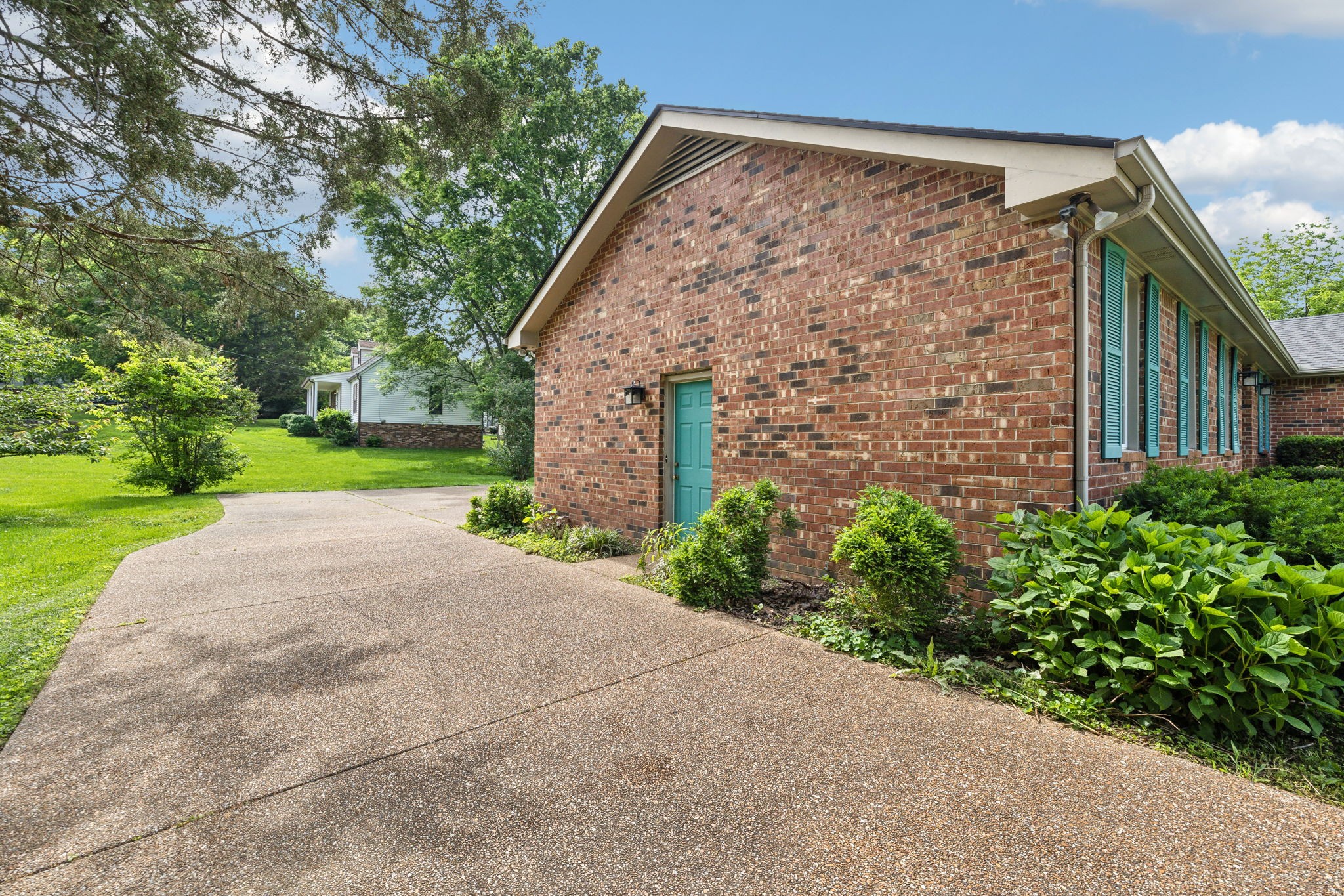 828 Stonebrook Blvd