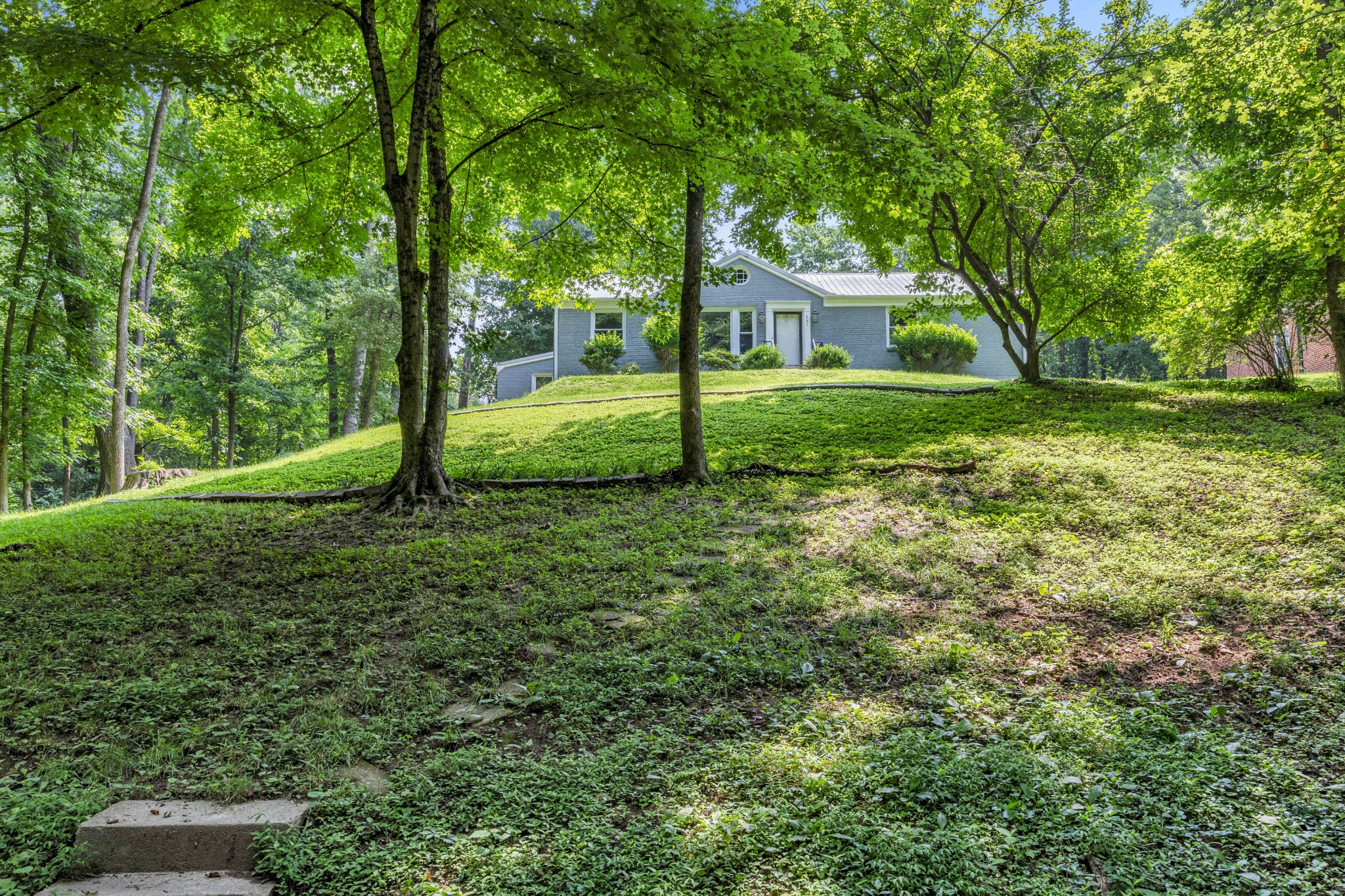 551 BEECHWOOD DRIVE